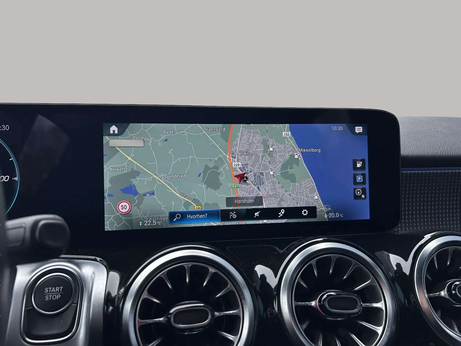 Mercedes-Benz-EQB-image-15