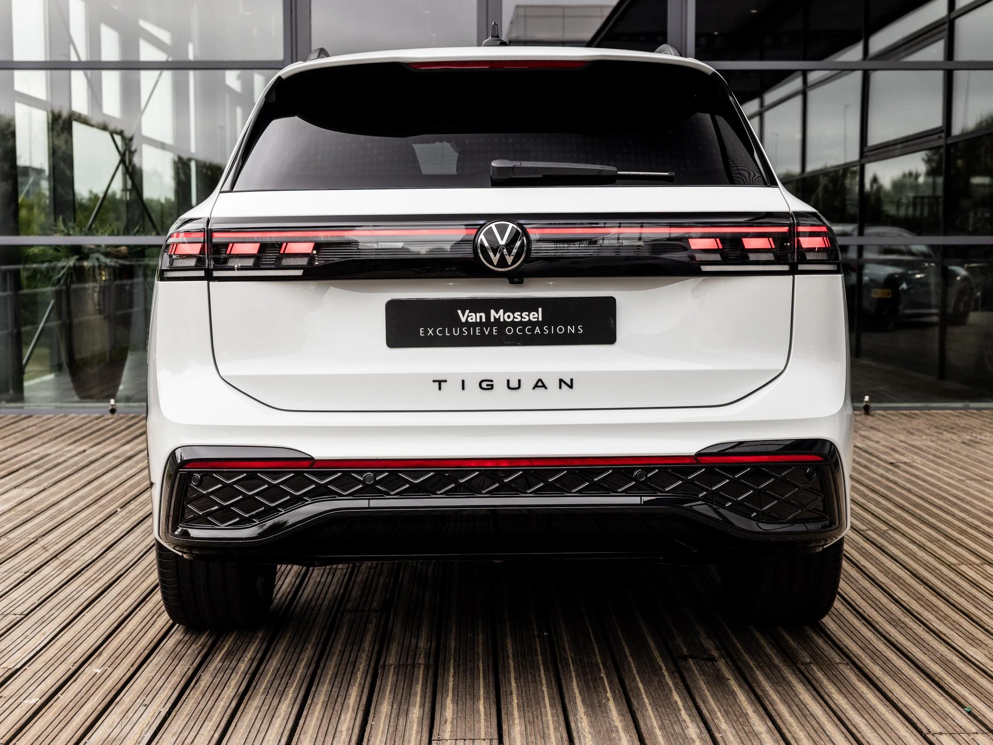 Volkswagen-Tiguan-image-4