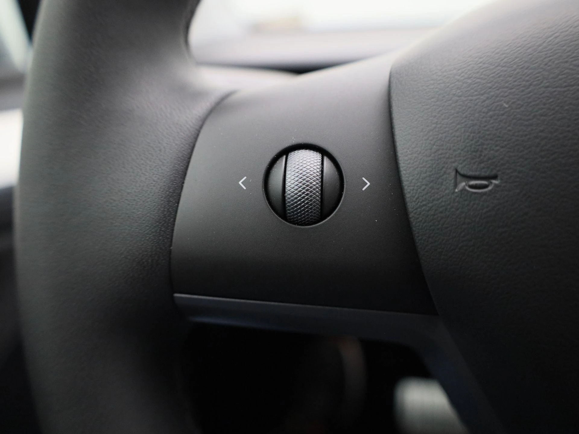 Tesla-Model Y-image-19