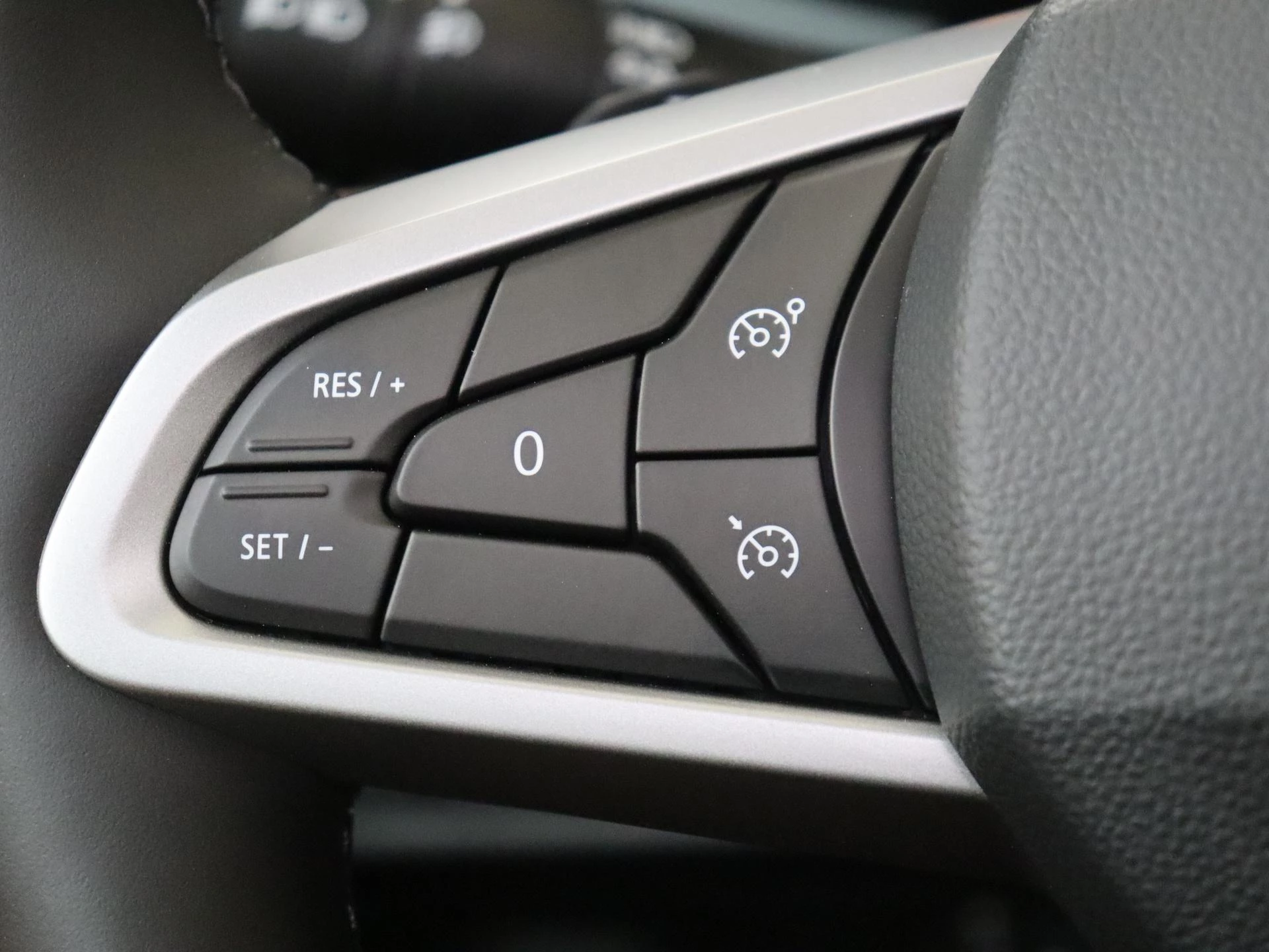 Dacia-Sandero Stepway-image-11