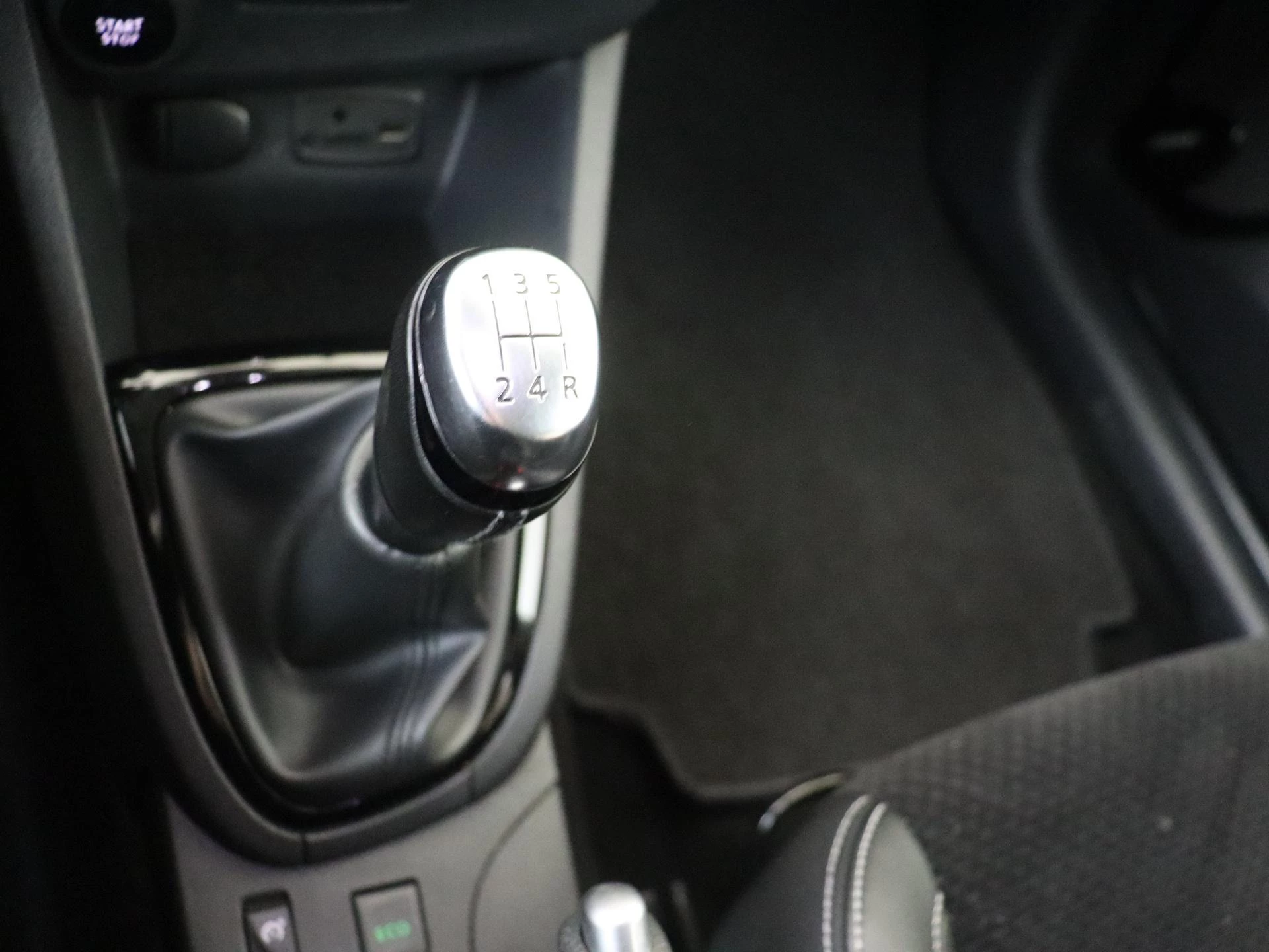 Renault-Clio-image-19