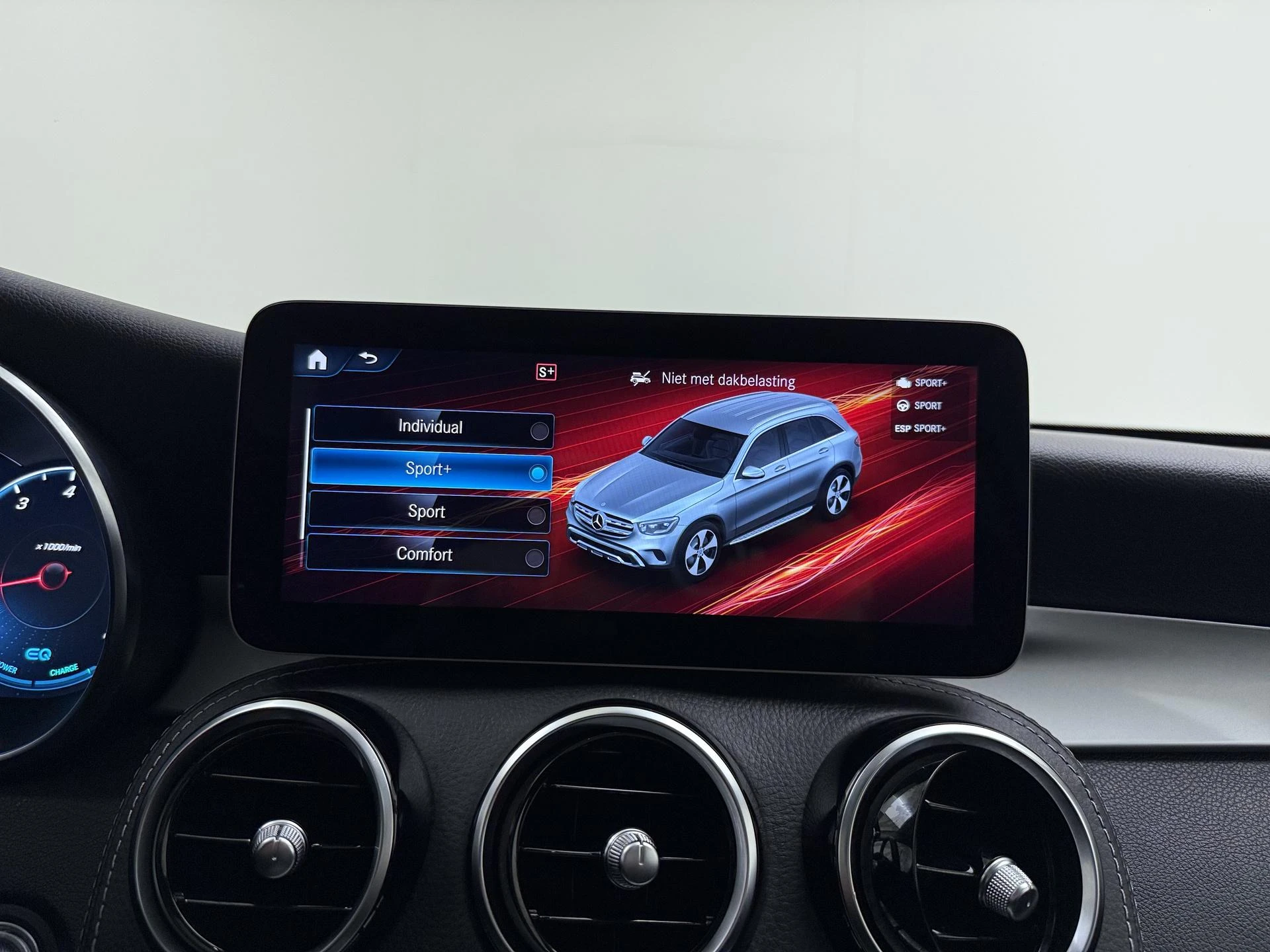 Mercedes-Benz-GLC-image-22