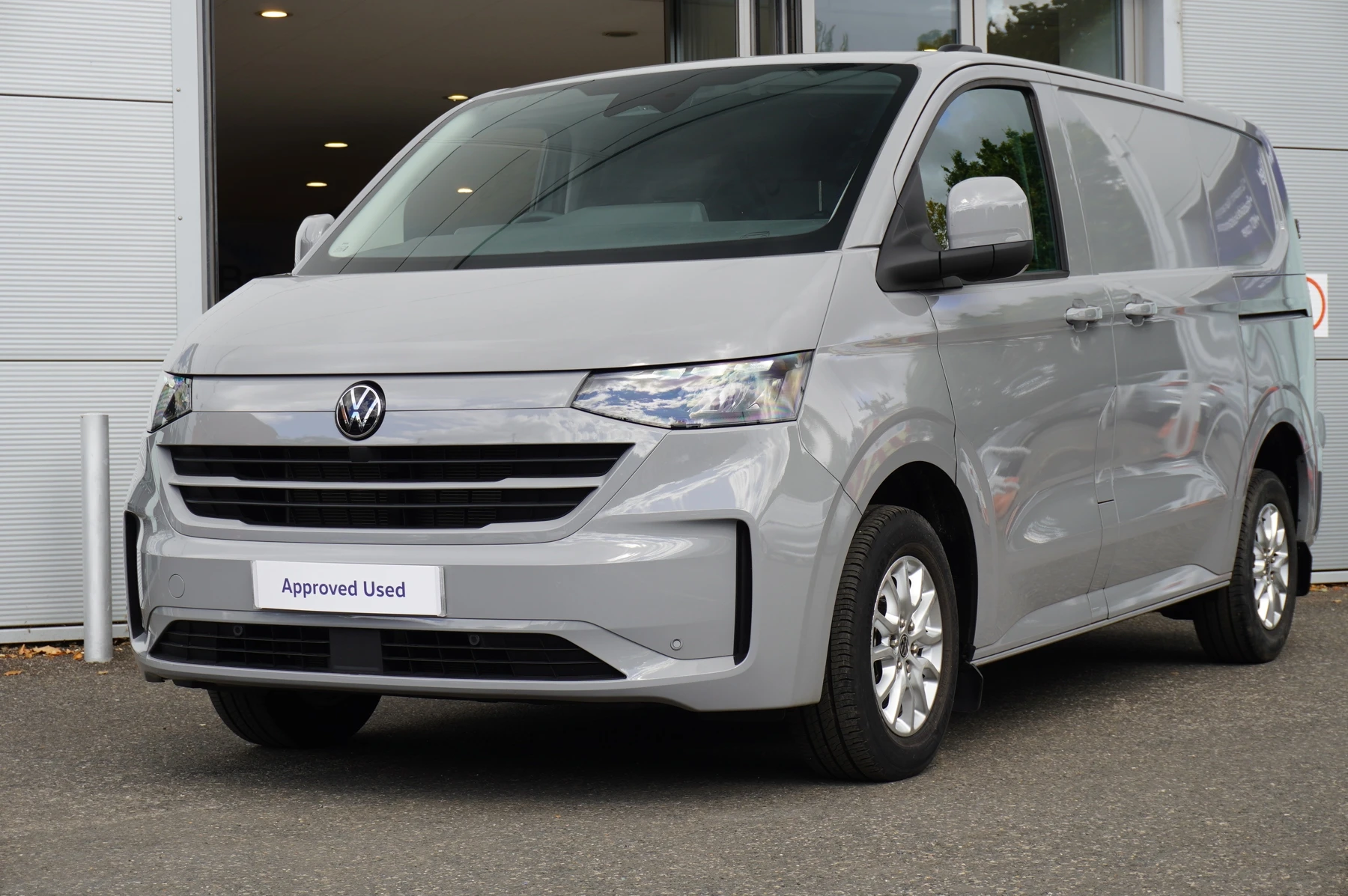Volkswagen-Transporter-image-49