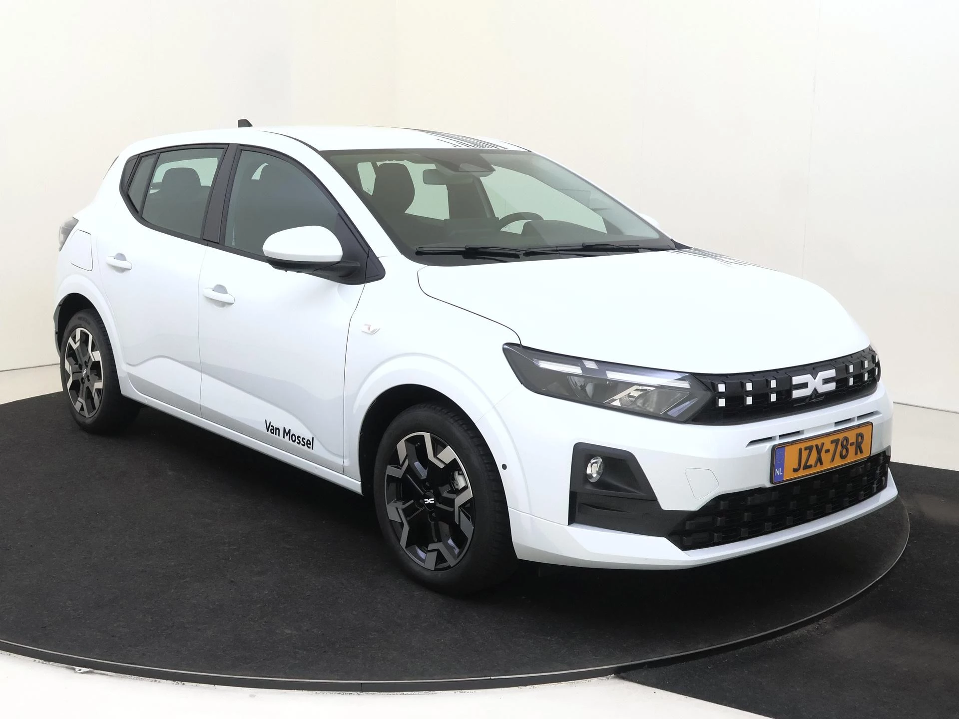 Dacia-Sandero Stepway-image-2