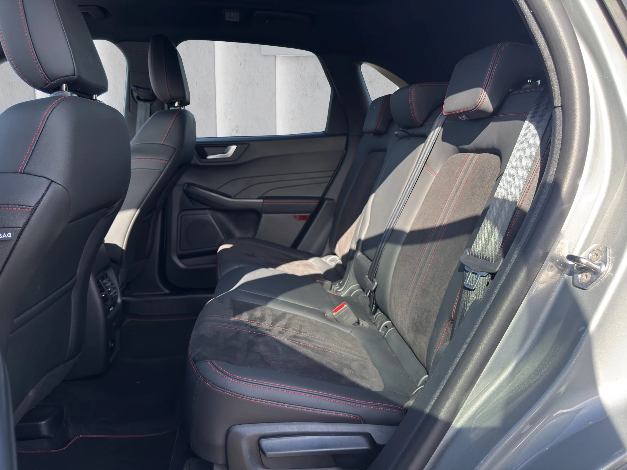 Ford Kuga ST-Line X Aut.*PANO*AHK*360GRAD*LED-MATRIX*NAVI*GRA*WINTER-PKT.