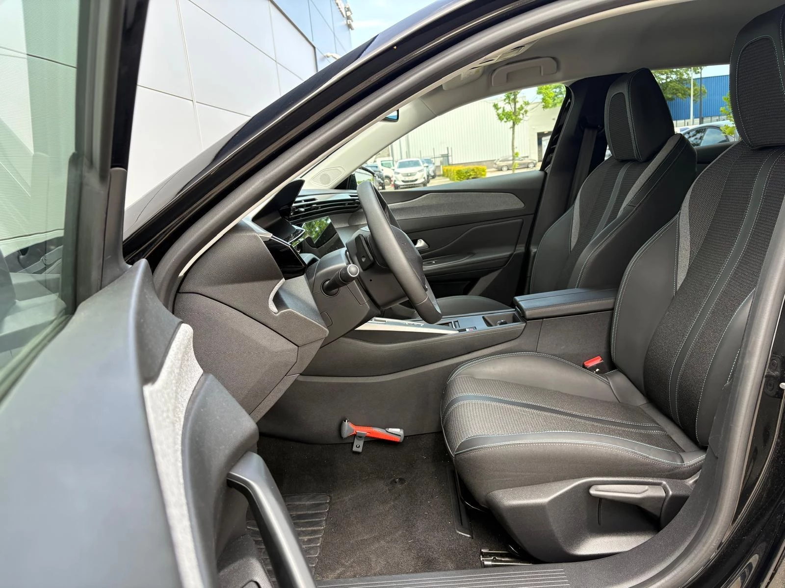 Peugeot 408 1.2 Hybrid 145 e-DCS6 Allure