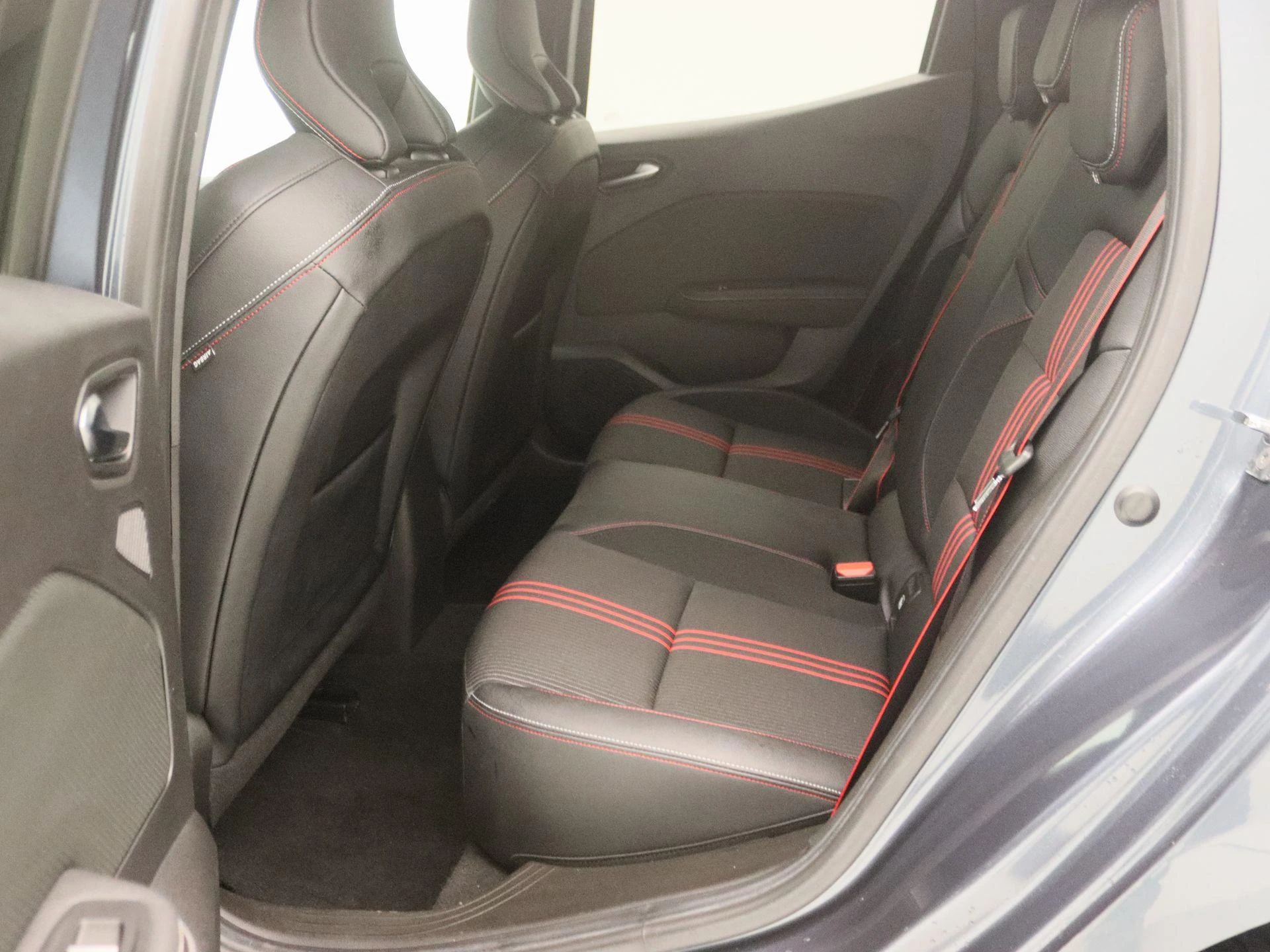 Renault-Clio-image-13