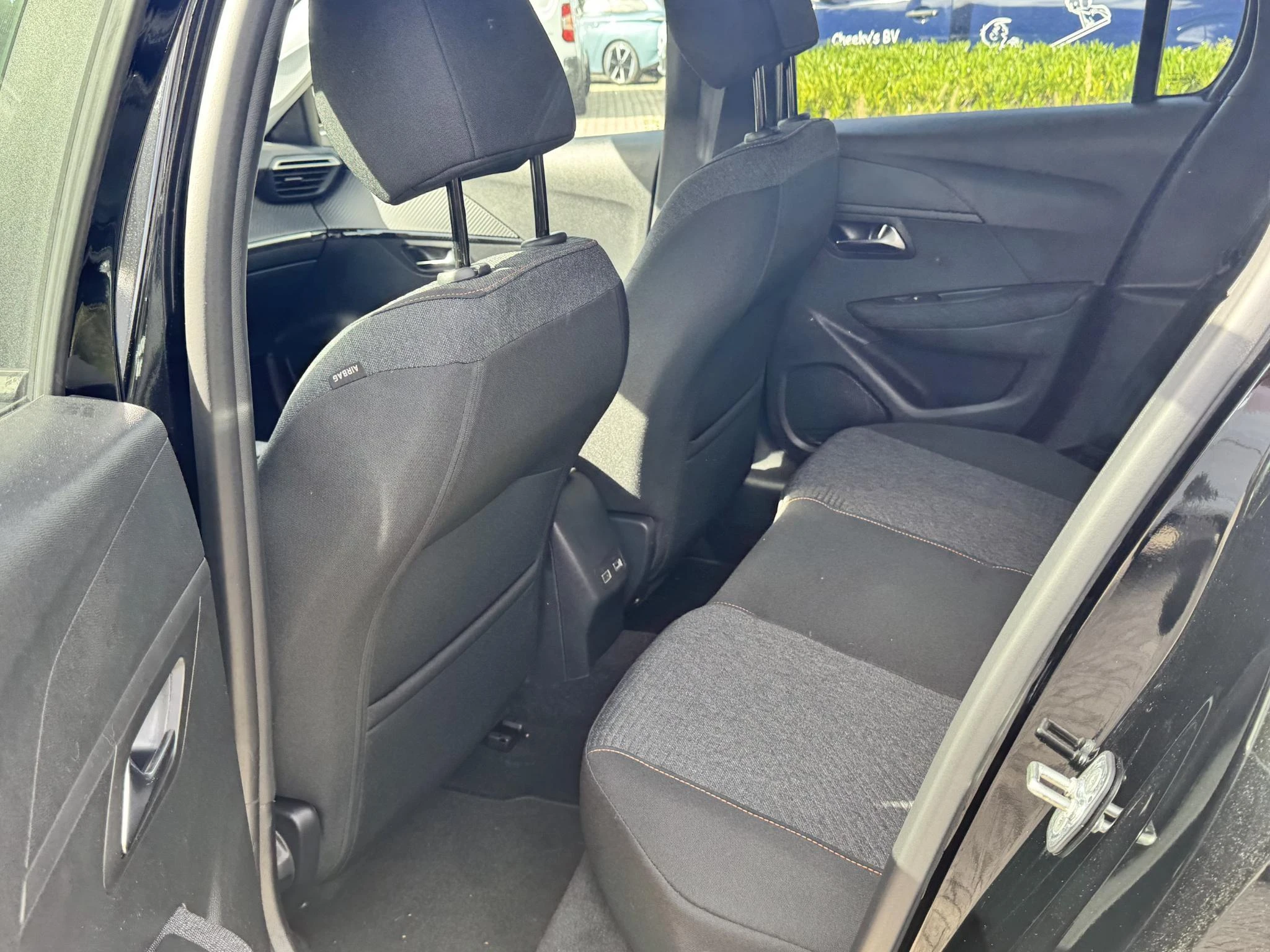 Peugeot-208-image-11
