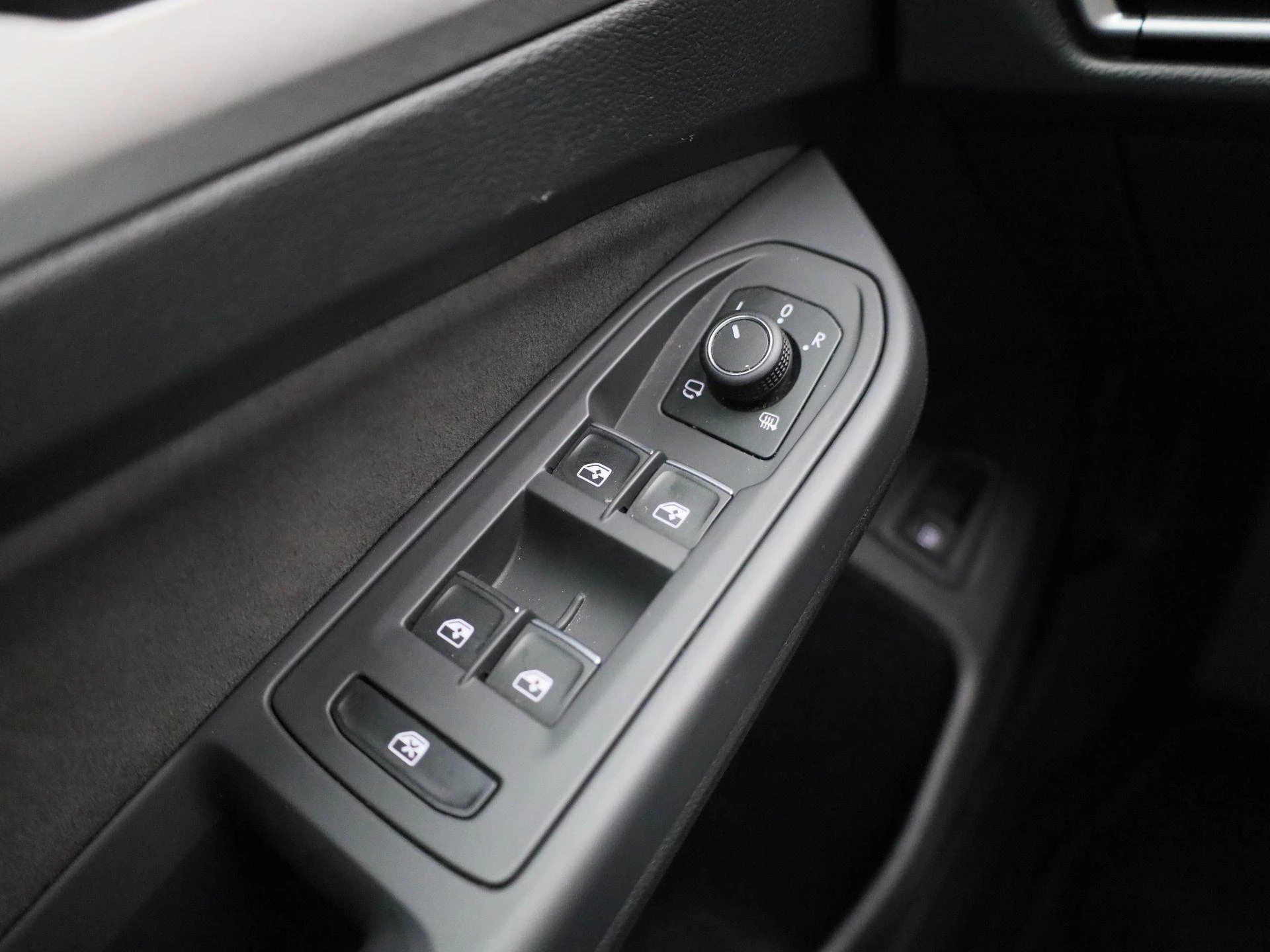 Volkswagen-Golf-image-22