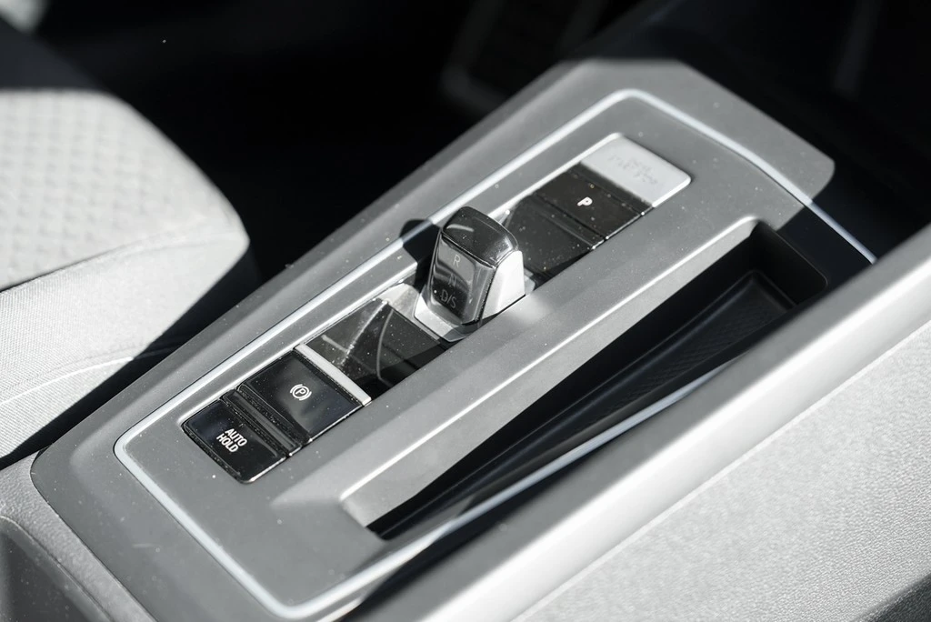 Volkswagen-Golf-image-8