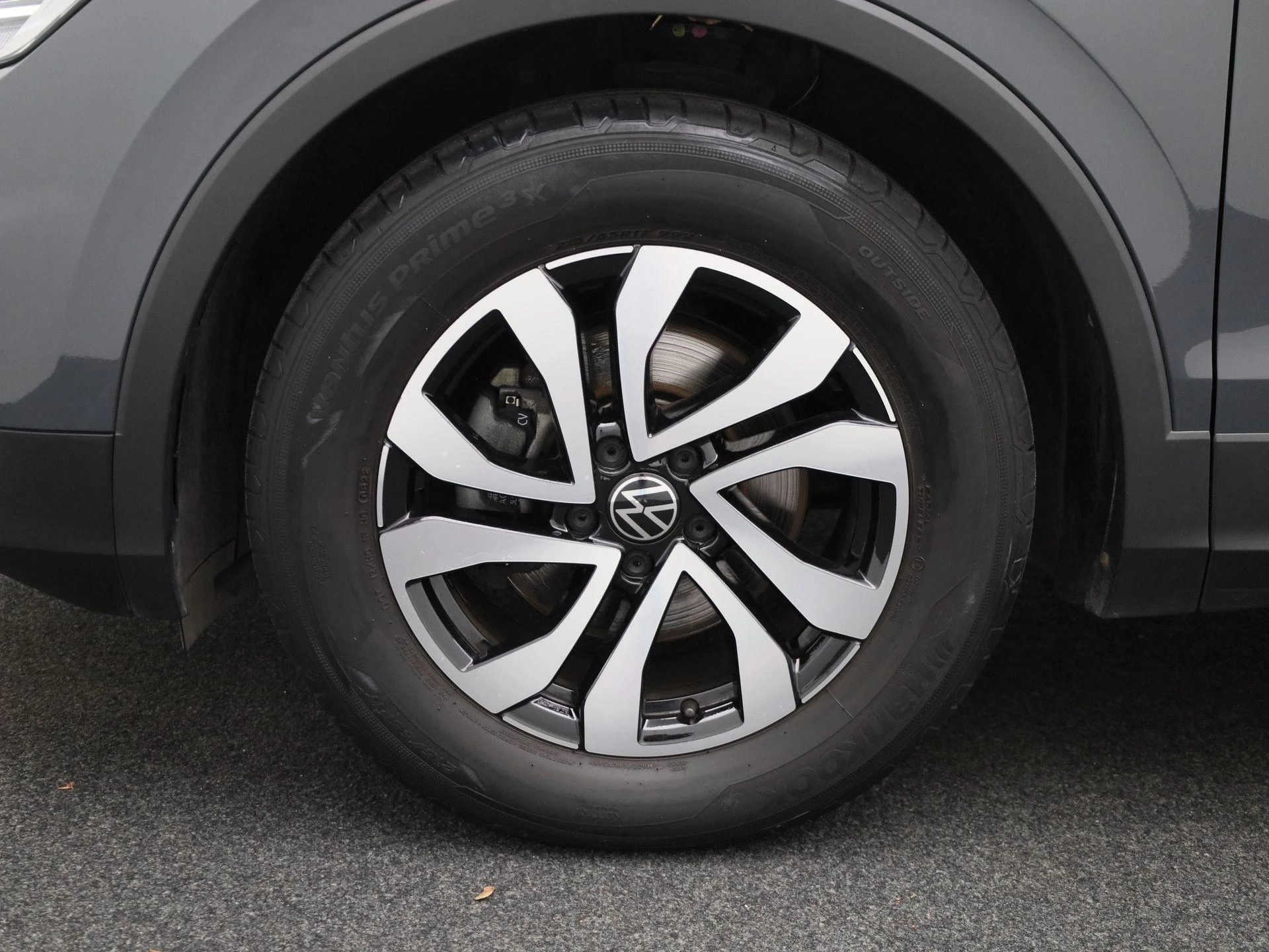 Volkswagen-Tiguan-image-13