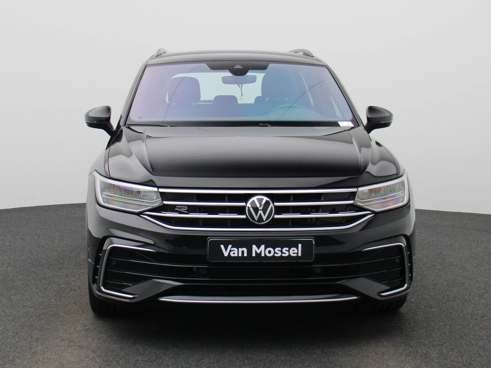 Volkswagen-Tiguan-image-2