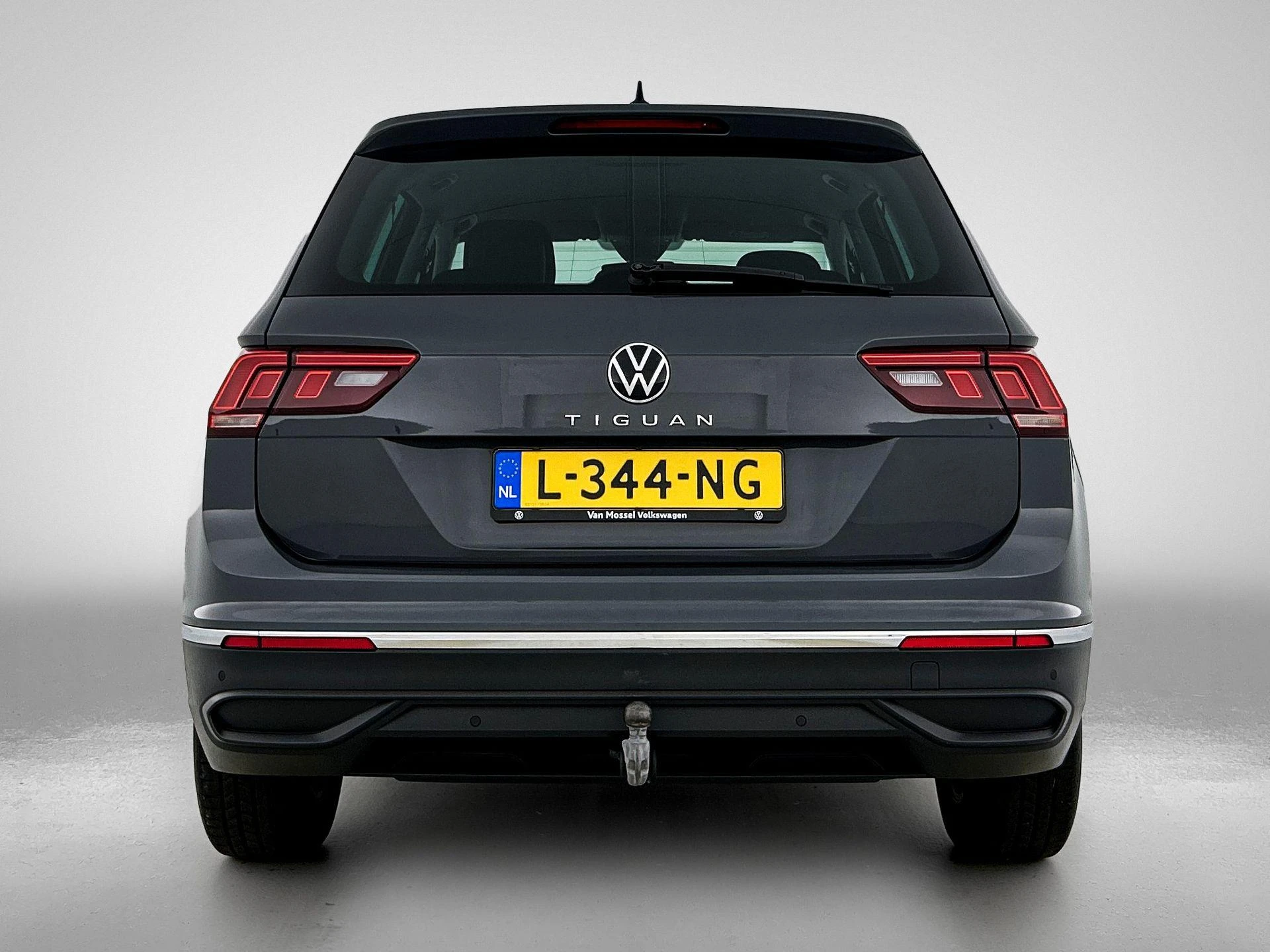 Volkswagen-Tiguan-image-2