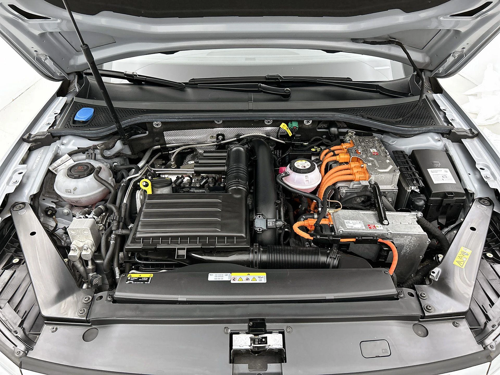 Volkswagen-Passat-image-25