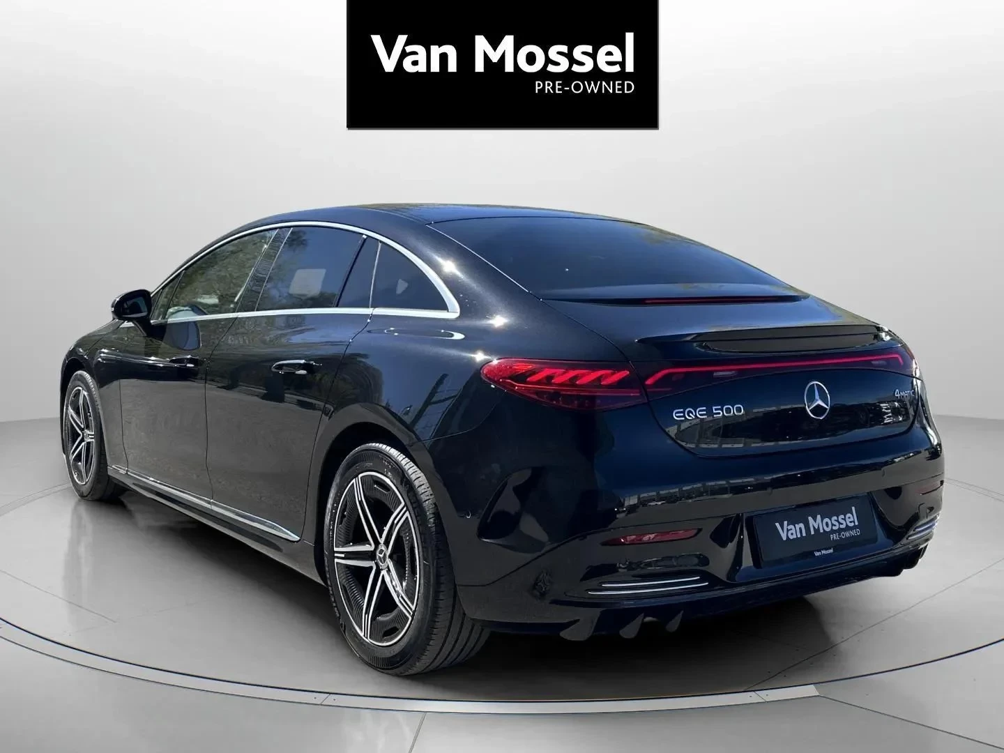 Mercedes-Benz-EQE-image-6