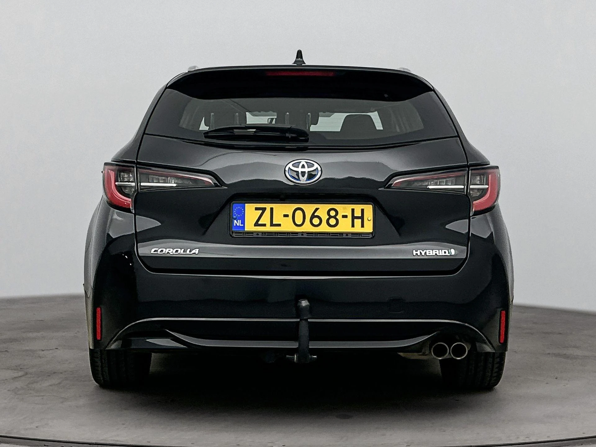 Toyota-Corolla Touring Sports-image-2