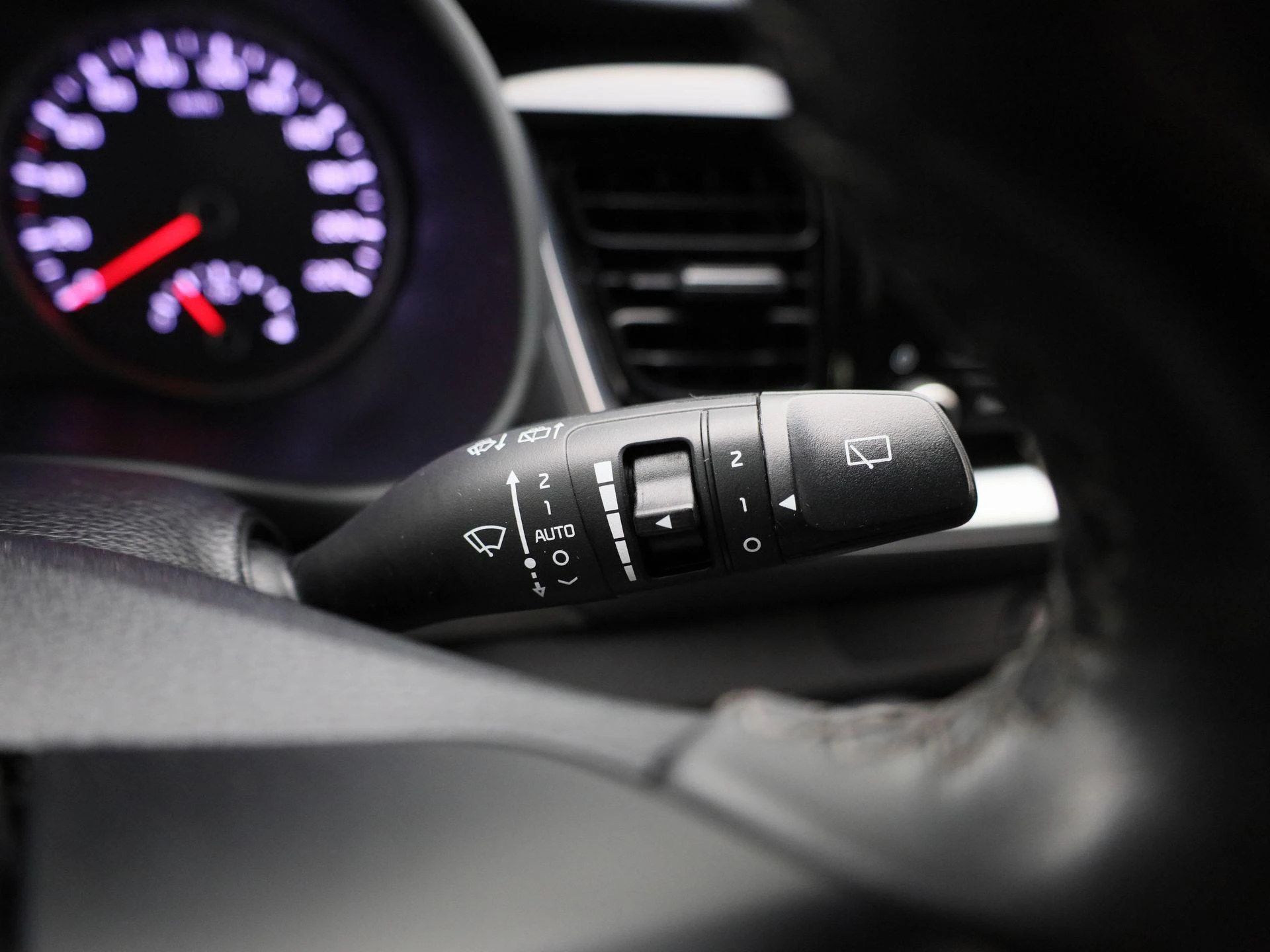 Kia-Stonic-image-19