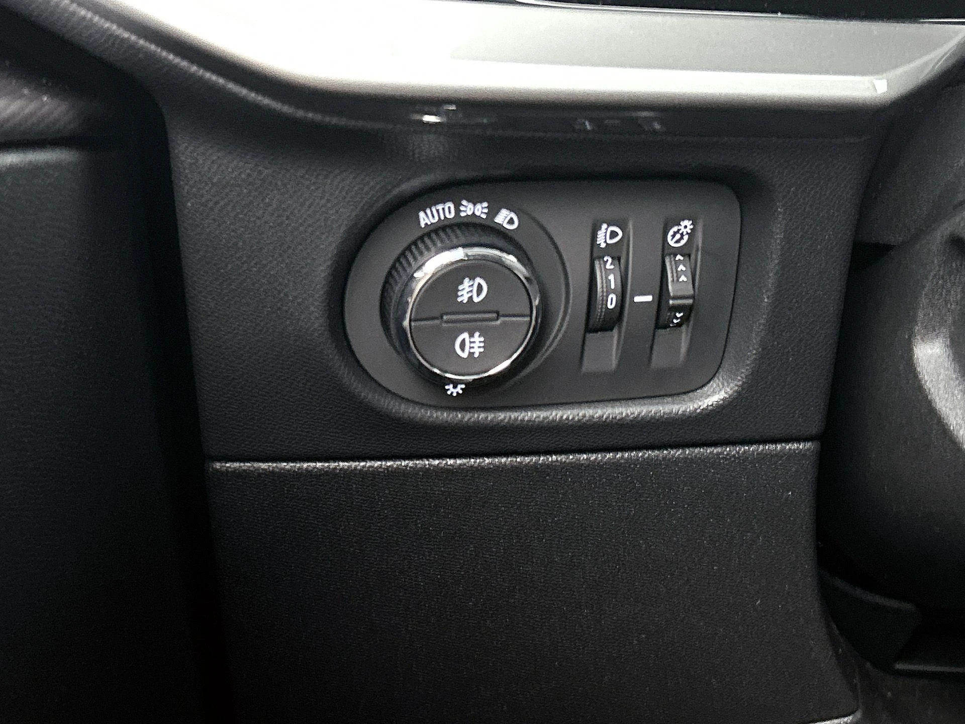 Opel-Mokka-e-image-27