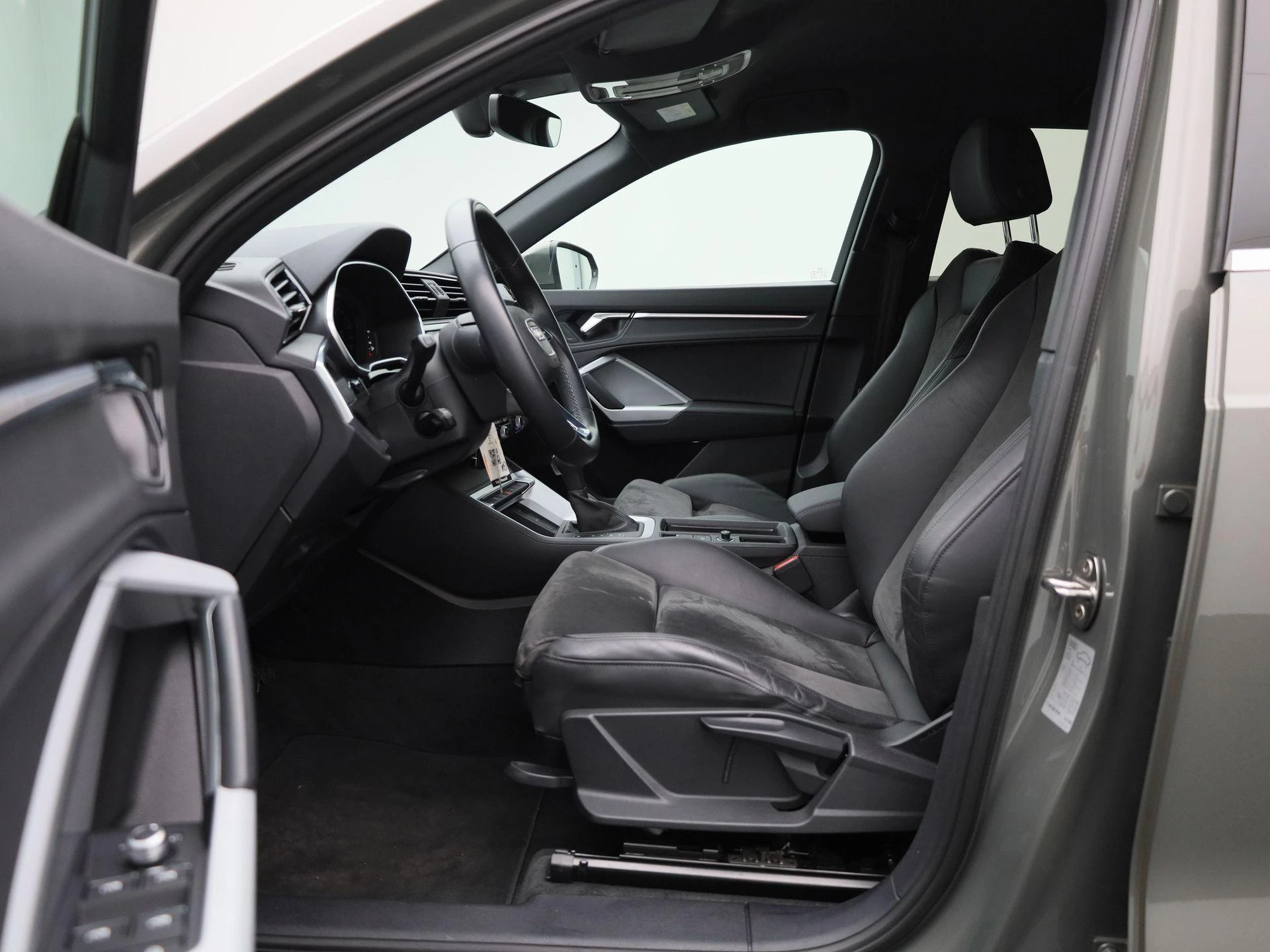 Audi-Q3-image-10