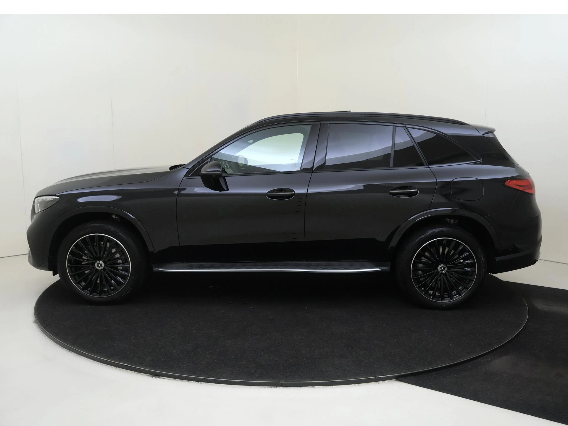 Mercedes-Benz GLC 300e 4MATIC Business Solution AMG