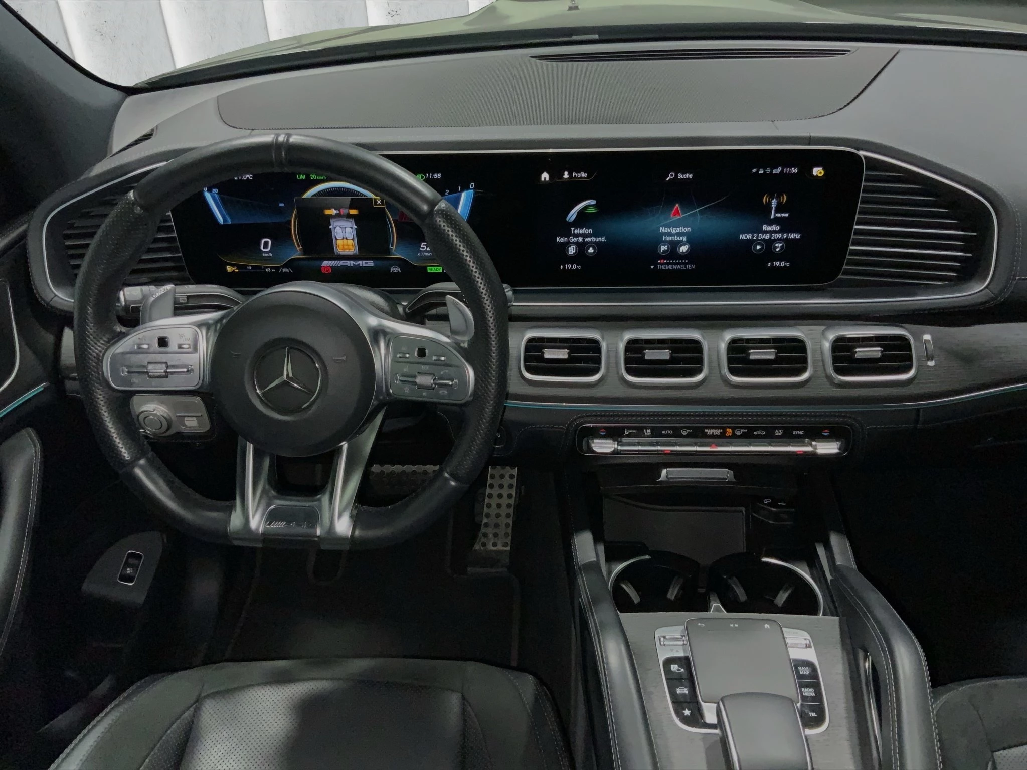 Mercedes-Benz-GLE-image-11