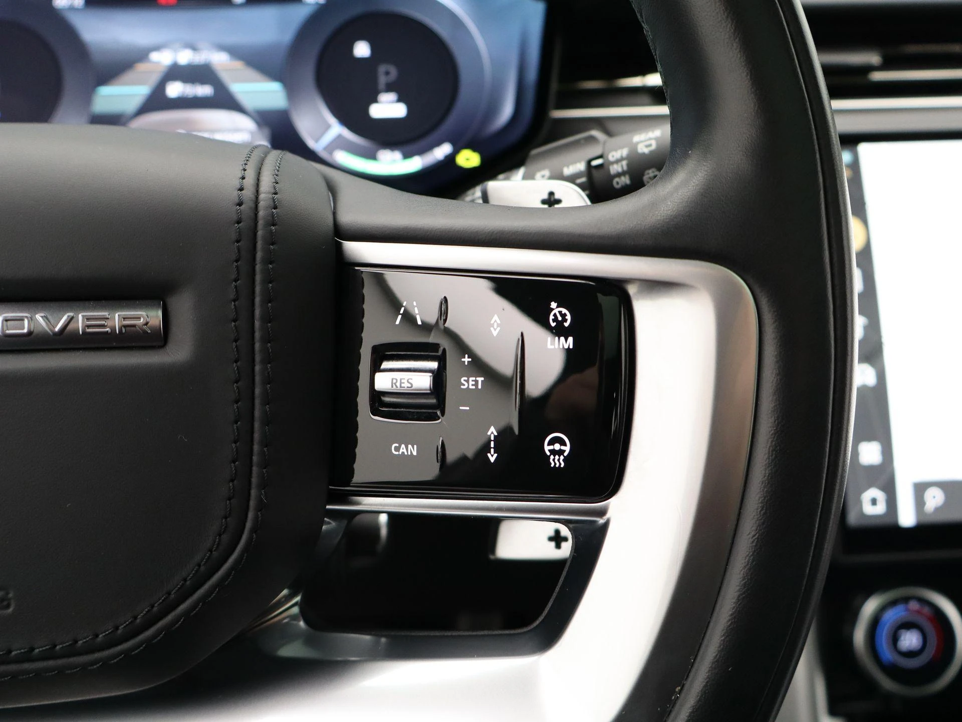 Land Rover-Range Rover-image-19