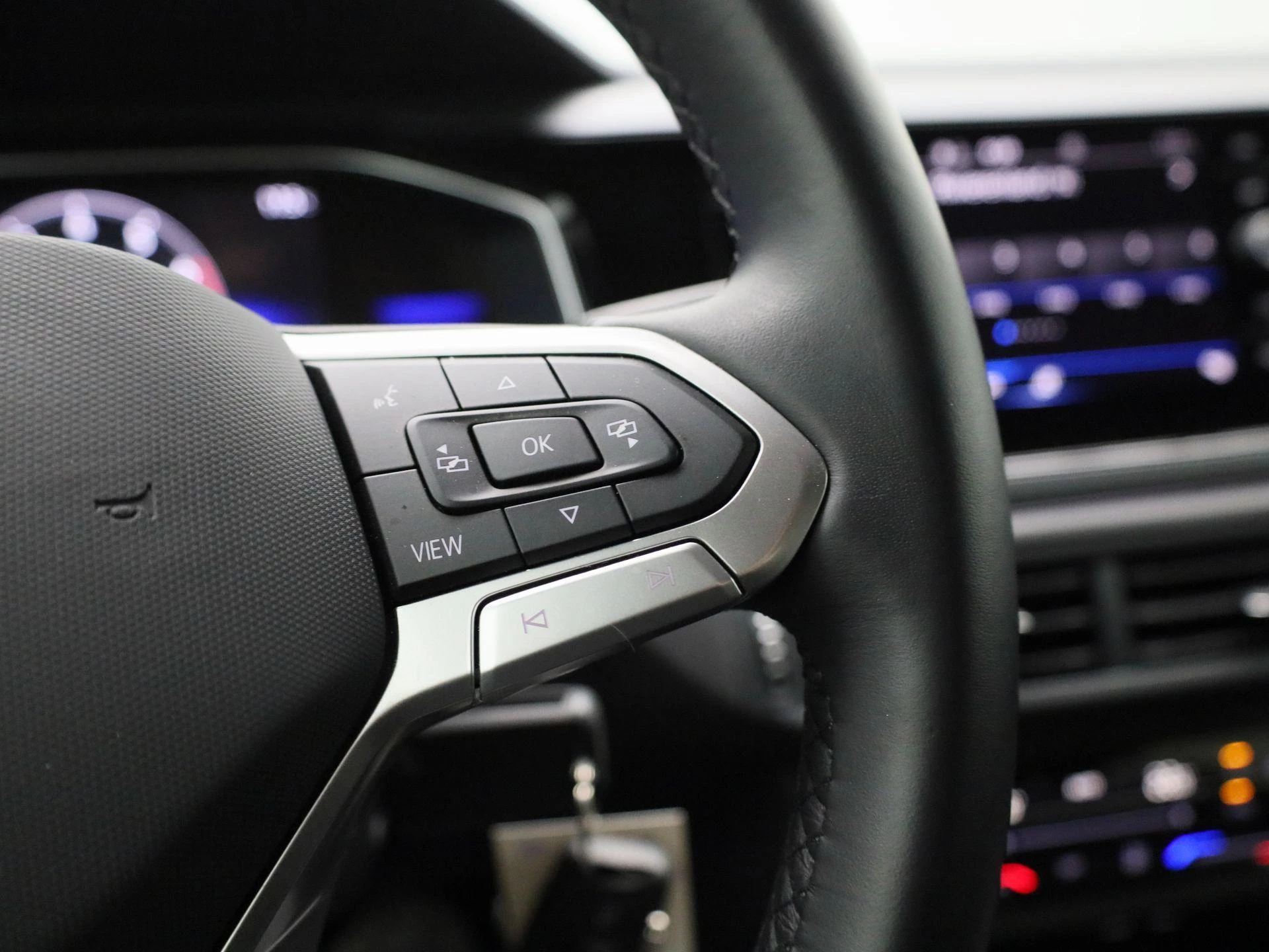 Volkswagen-Polo-image-18