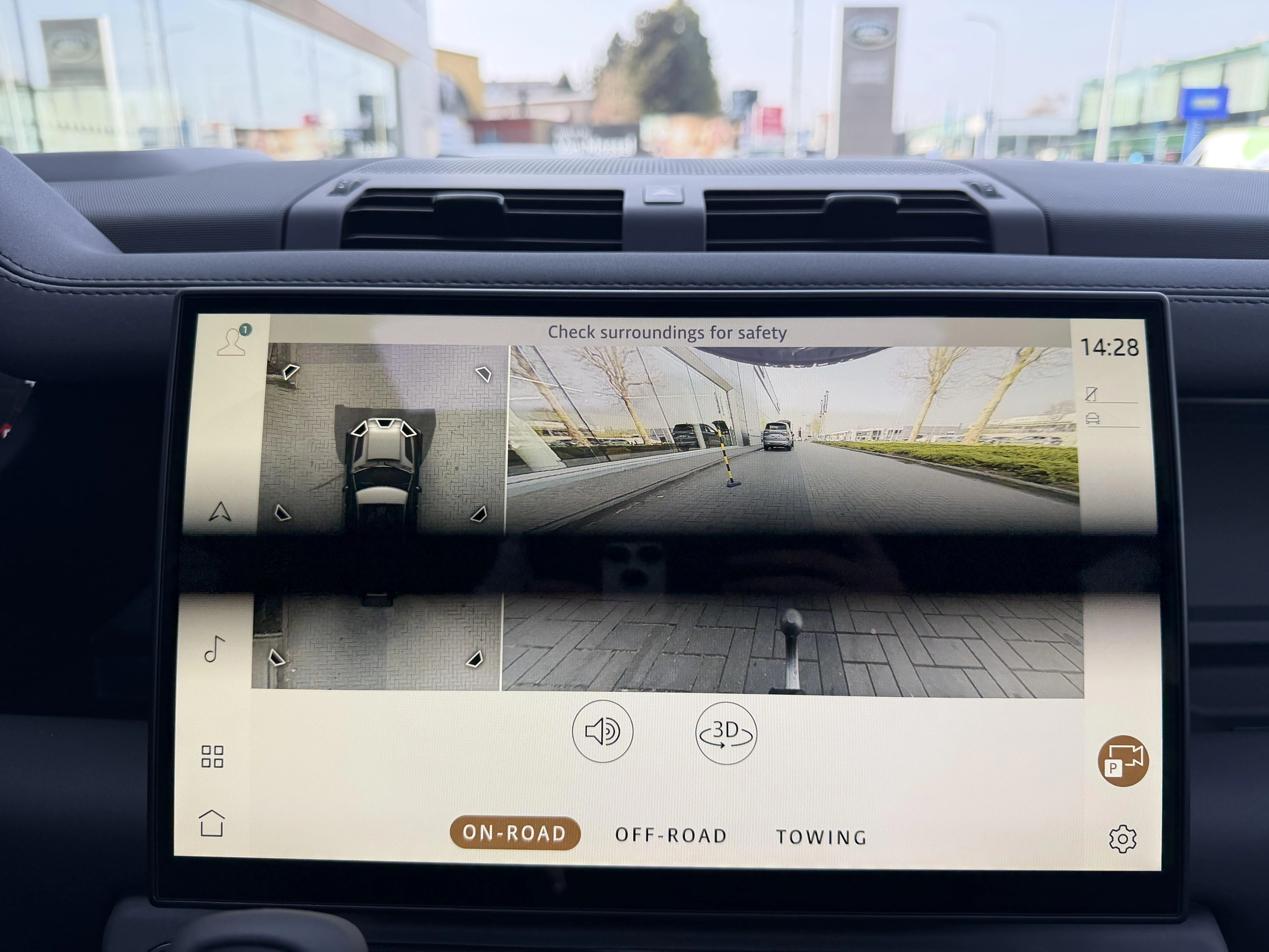 Land Rover Defender 110 D250 X-Dynamic SE AWD Auto. 26MY