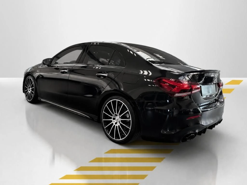 Mercedes-AMG-A-Klasse 35-image-12