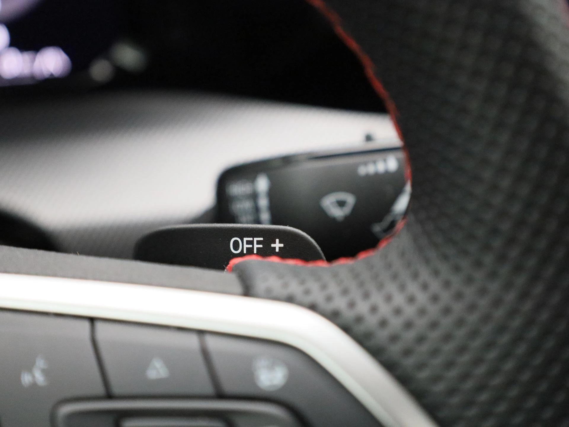 Volkswagen-Golf-image-29