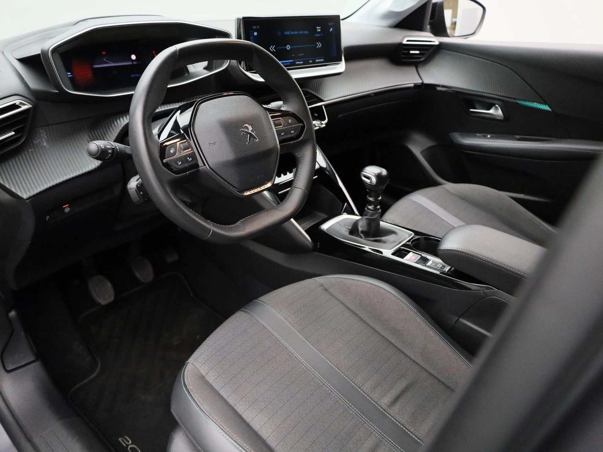 Peugeot-208-image-15