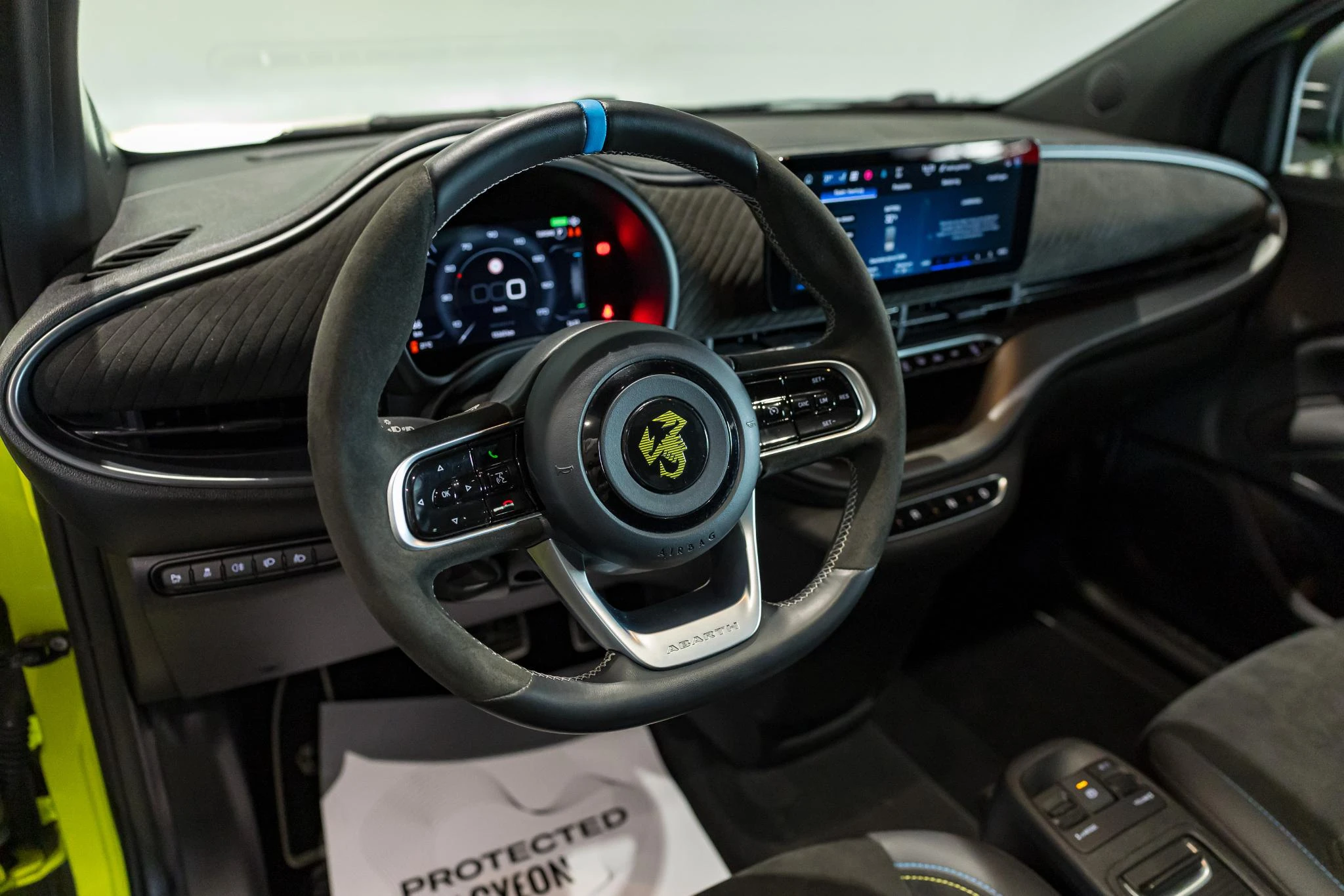 Abarth 500e 42-kWh 114kw Scorpionissima