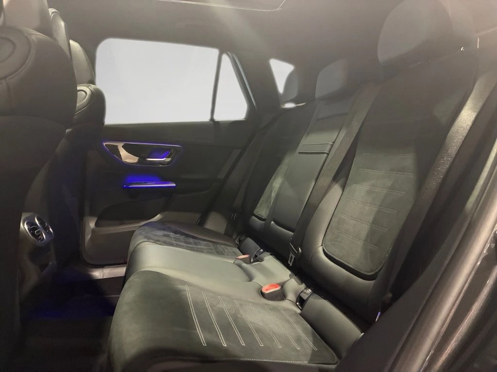 Mercedes-Benz-GLC 220 d-image-9