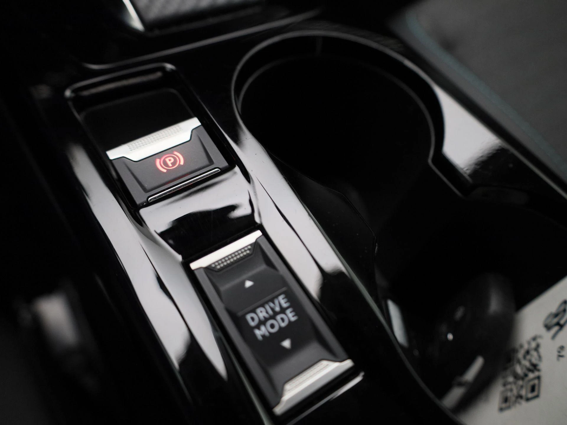 Peugeot-e-2008-image-27