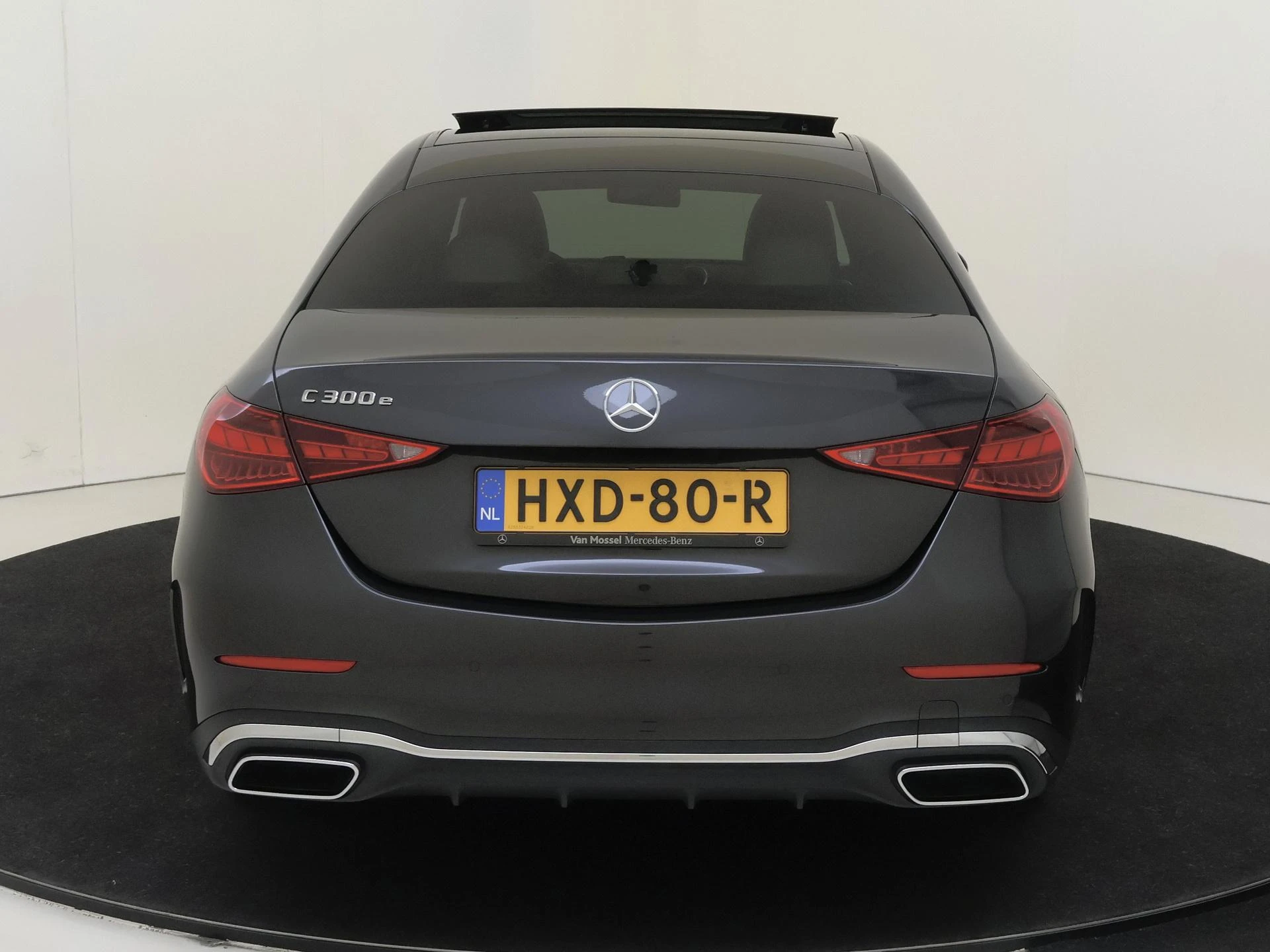 Mercedes-Benz-C-Klasse-image-6