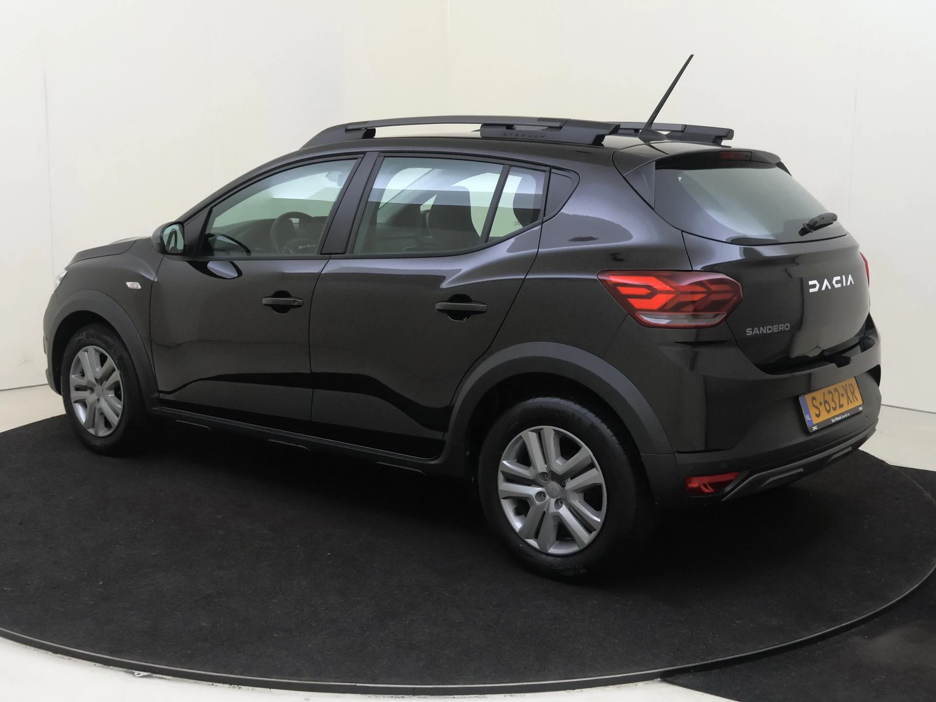 Dacia-Sandero Stepway-image-2