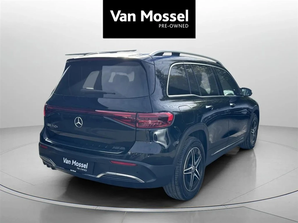 Mercedes-Benz-EQB-image-4
