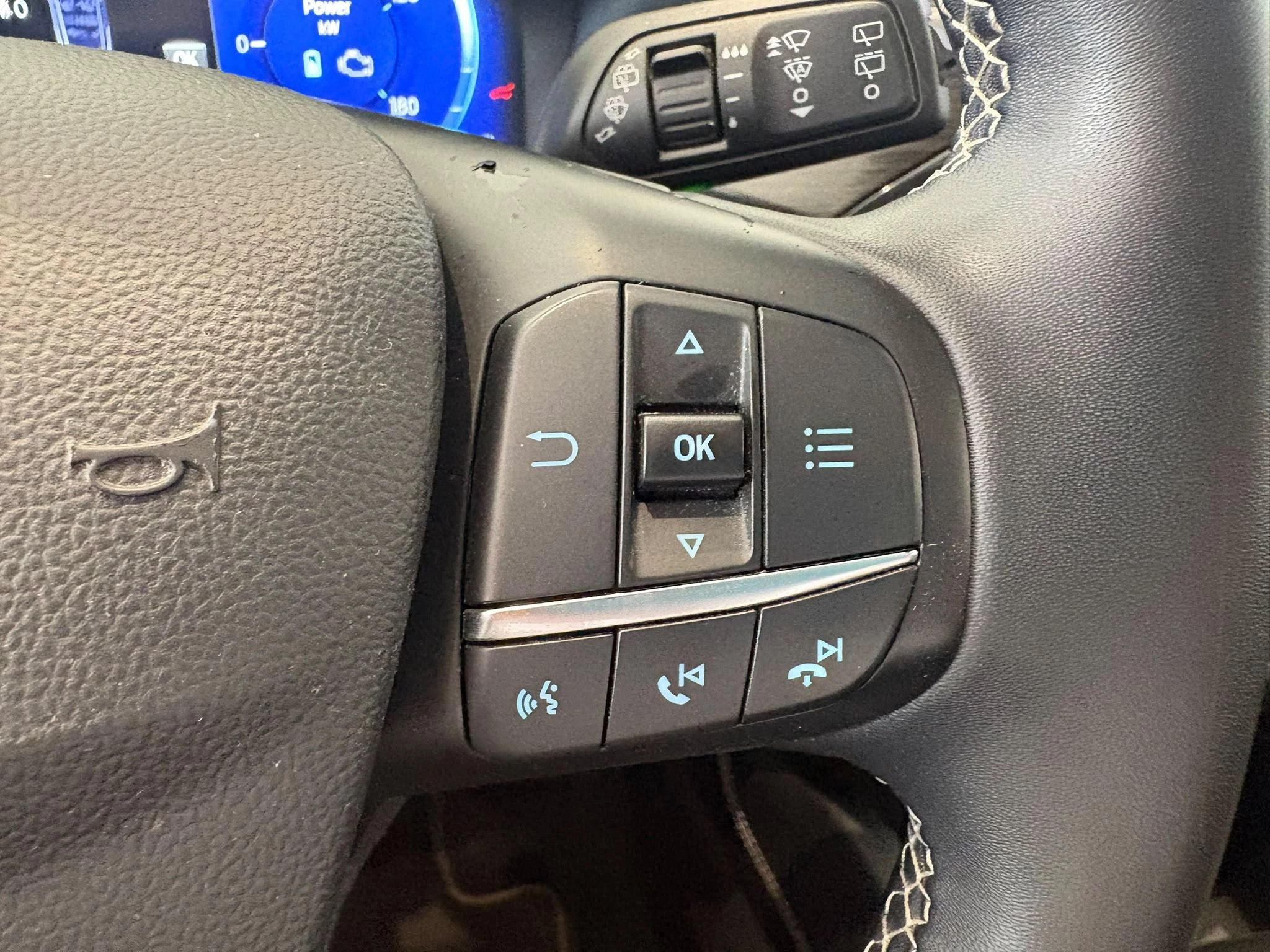 Ford-Kuga-image-13