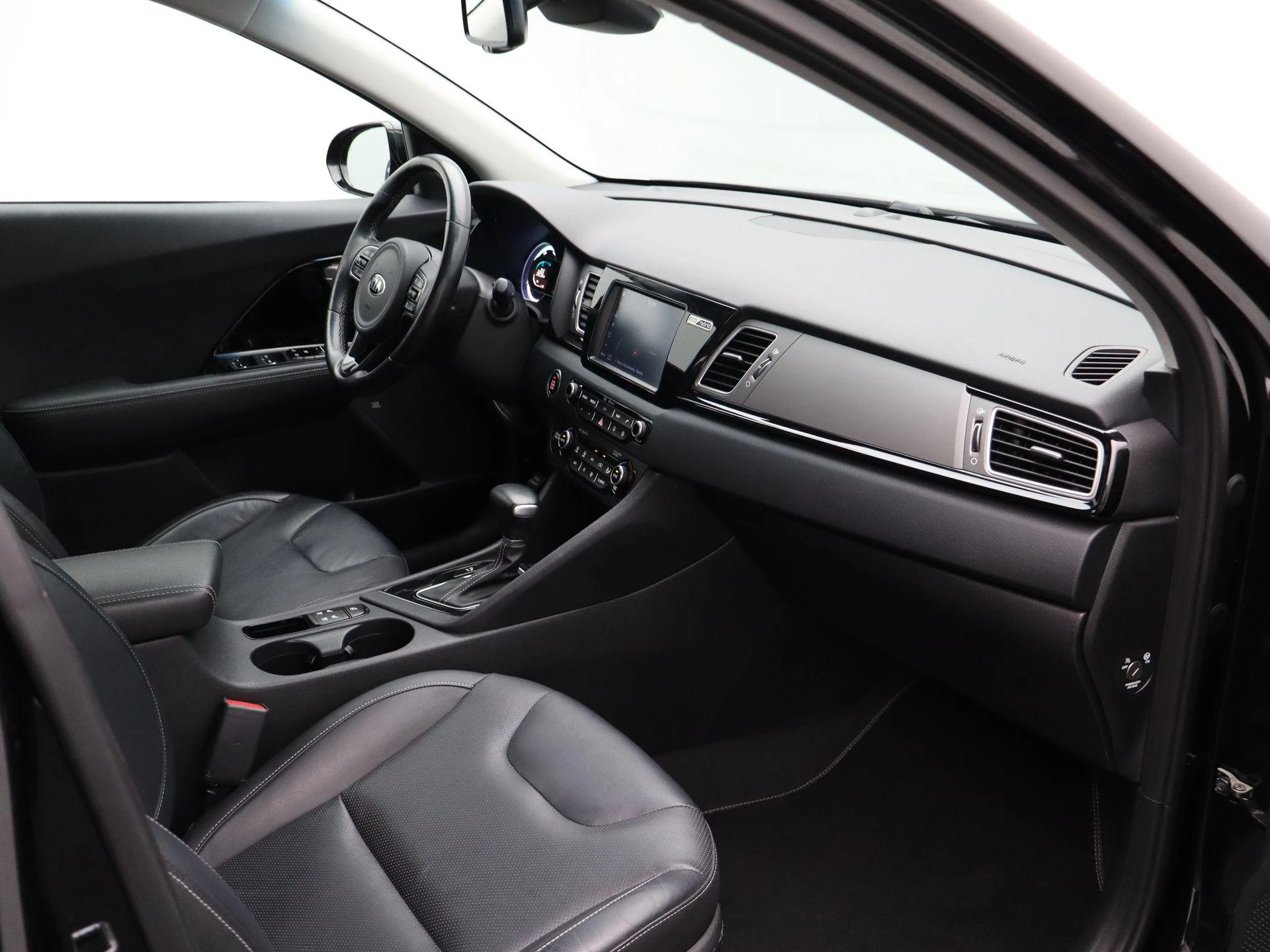 Kia-Niro-image-34