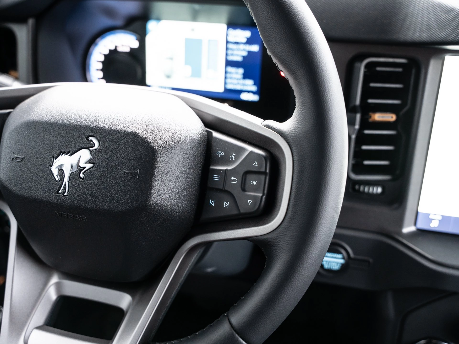 Ford Bronco Badlands 2.7 l EcoBoost e-4WD Automatik Sports Utility Vehicle. RFK*LED*SHZ*DISPLAY