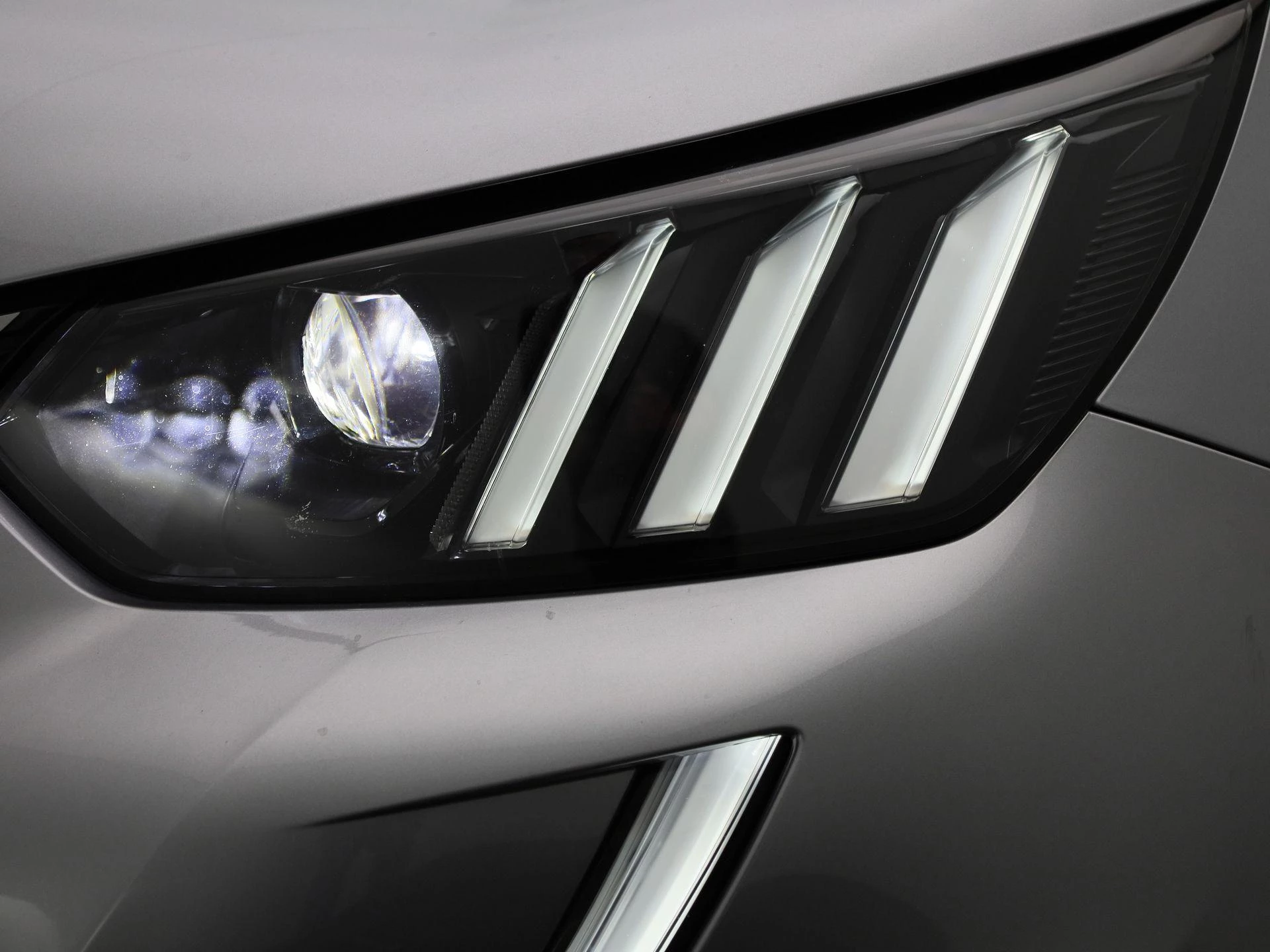 Peugeot e-2008 EV GT 50 kWh