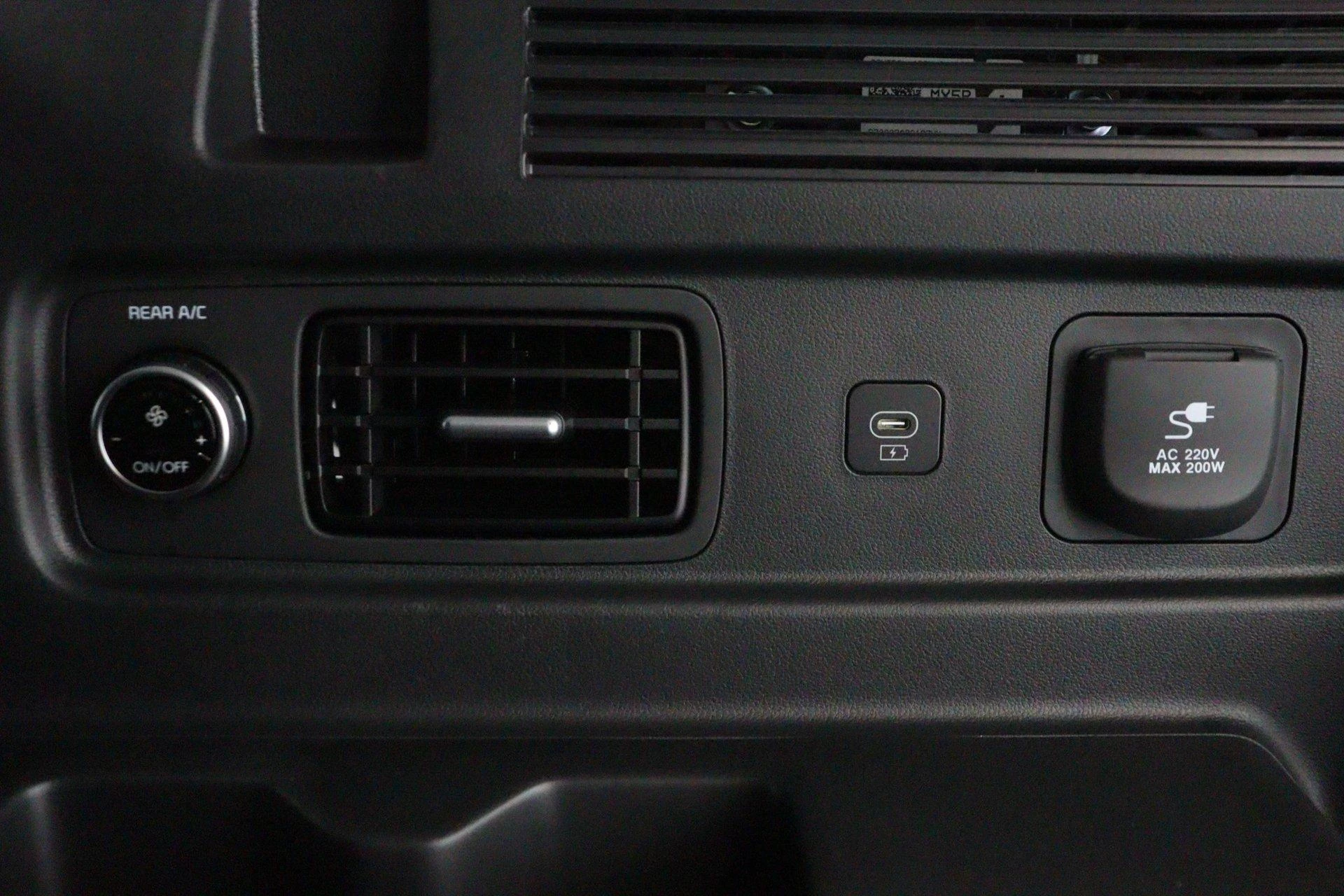 Hyundai-Santa Fe-image-46