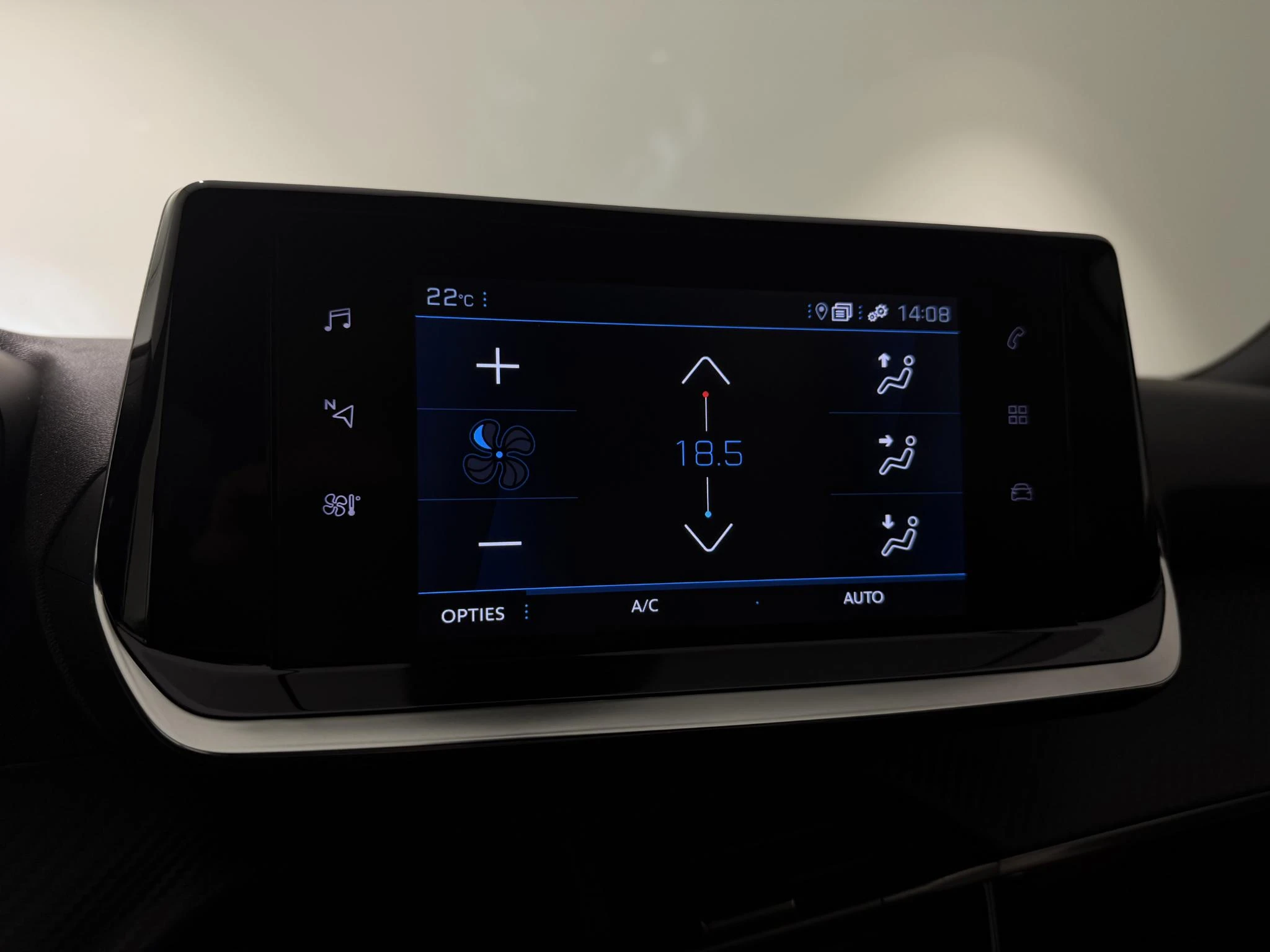 Peugeot-2008-image-10