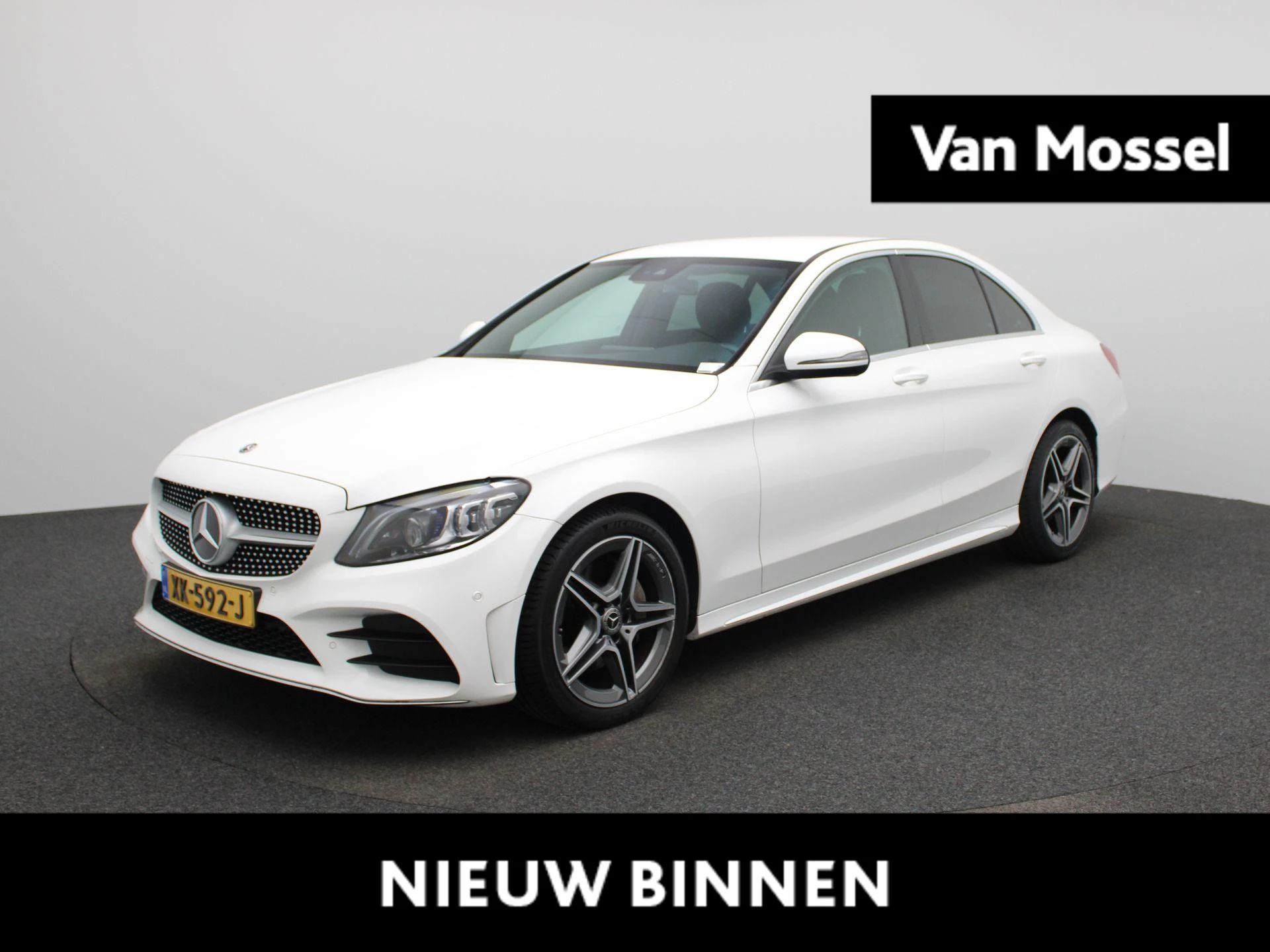 Mercedes-Benz-C-Klasse-image-0