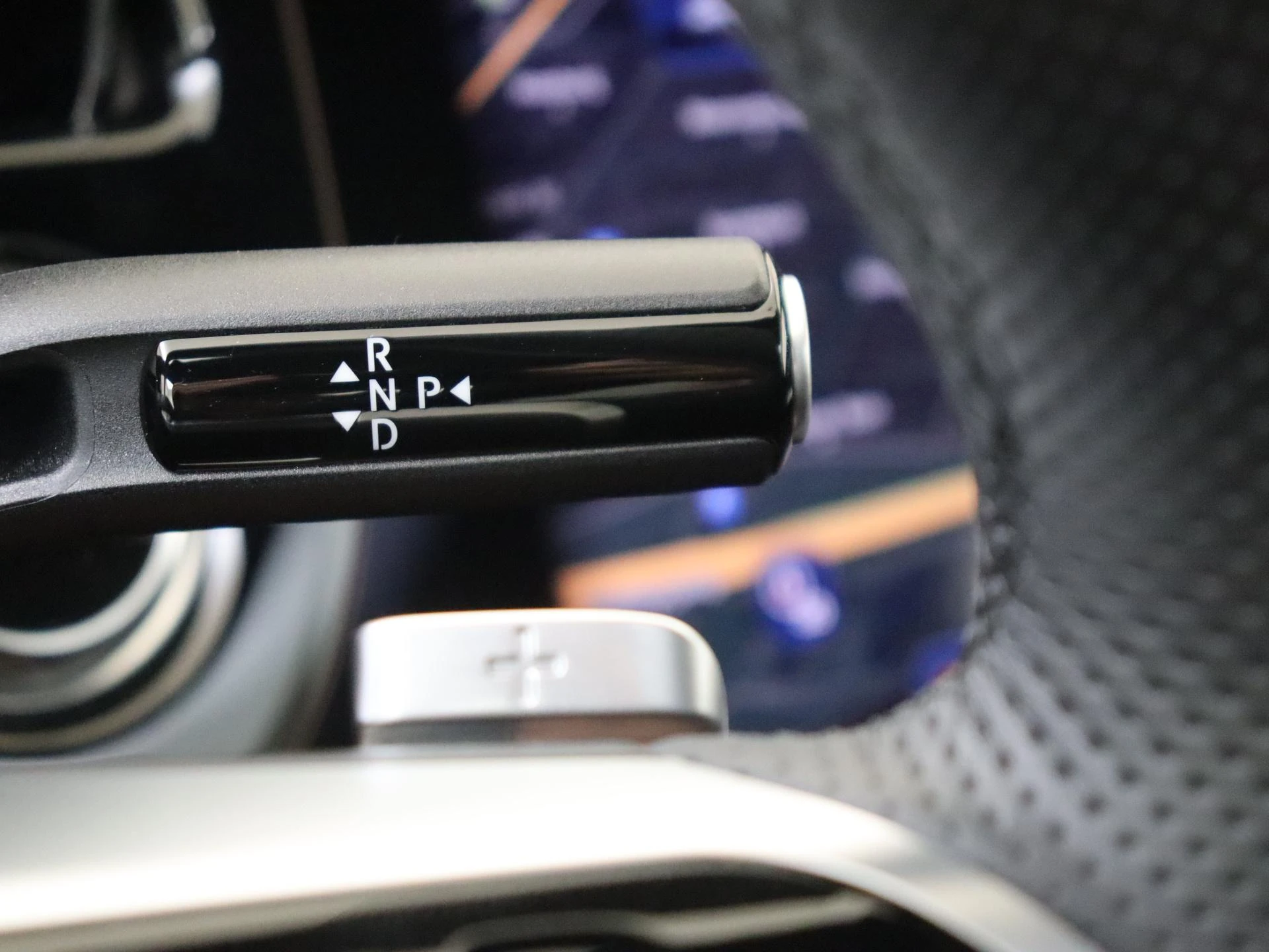 Mercedes-Benz-E-Klasse-image-14