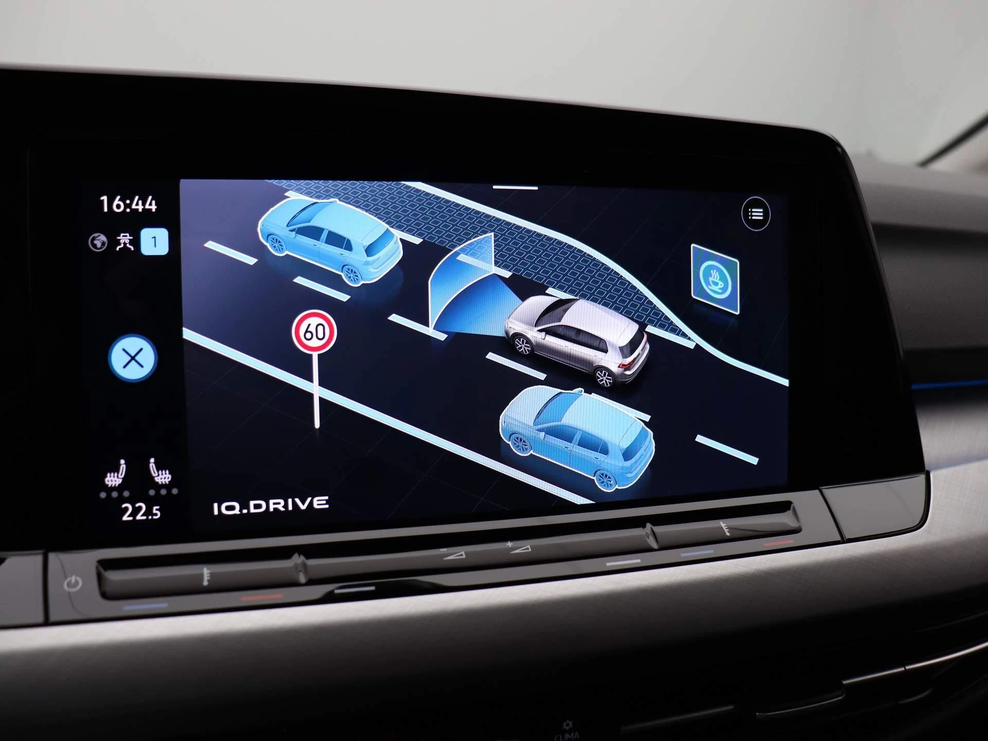 Volkswagen-Golf-image-30