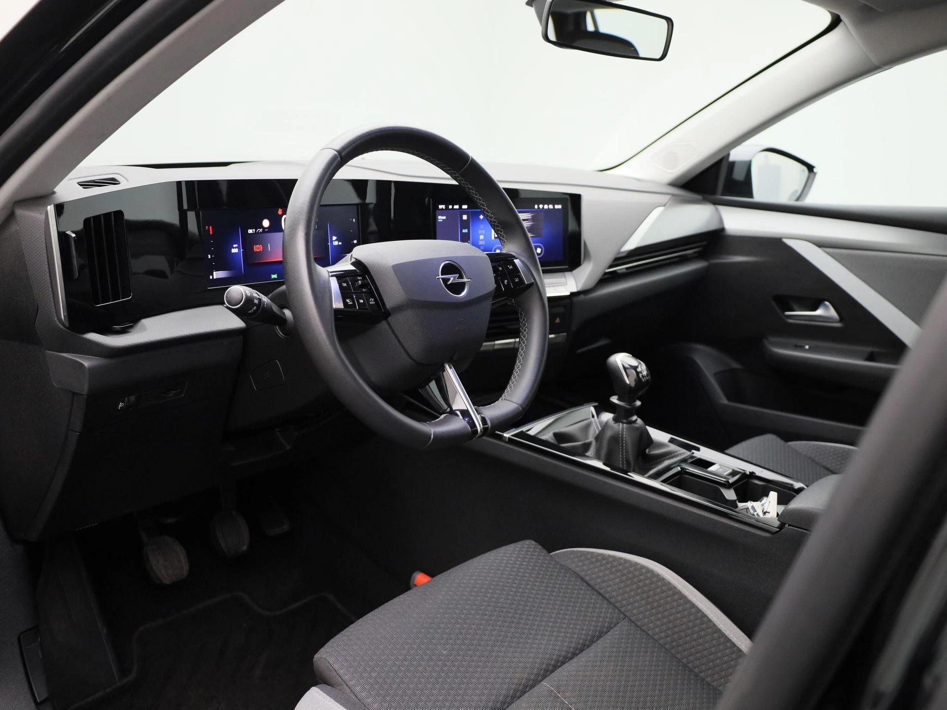 Opel-Astra-image-25