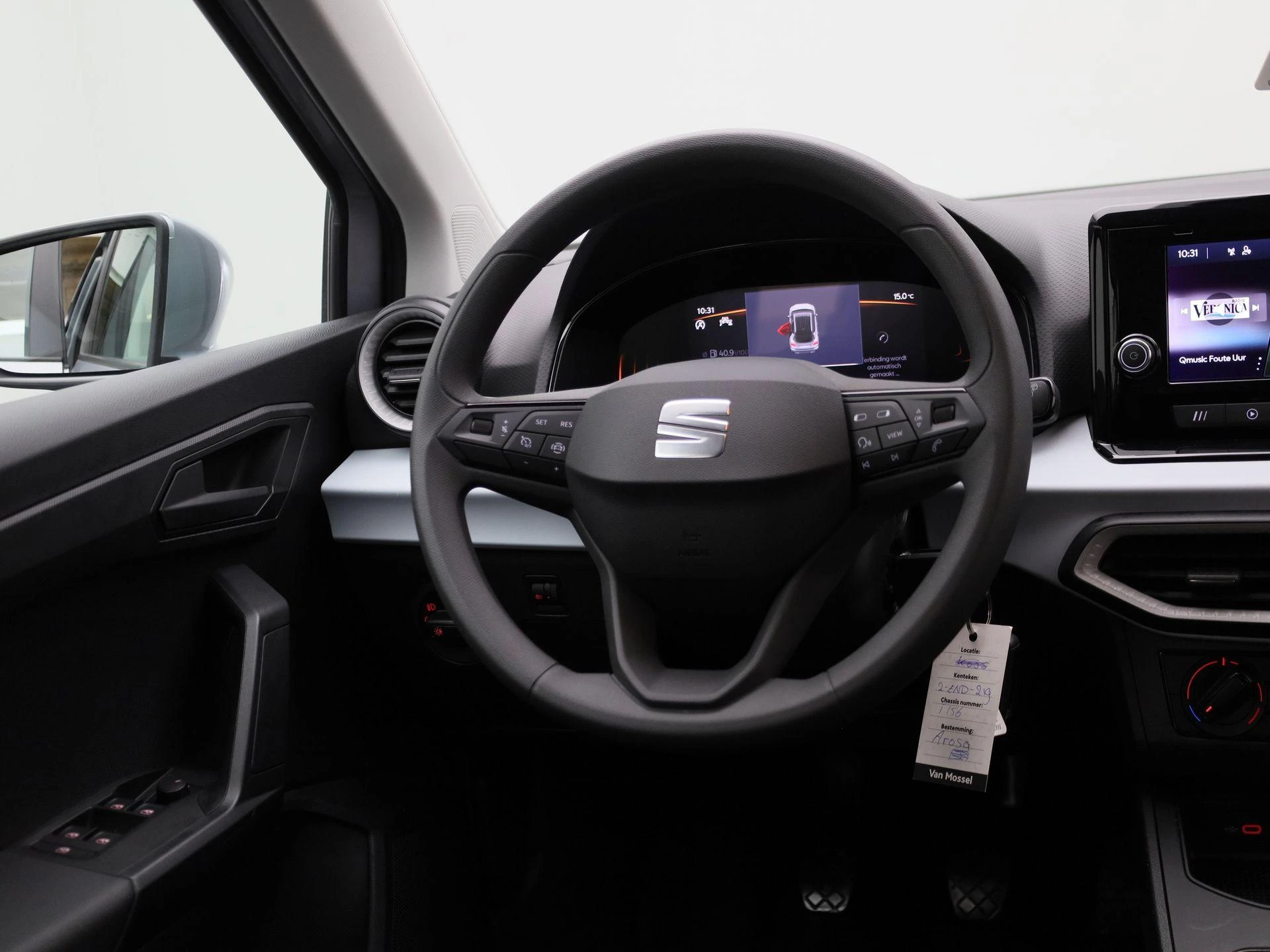 SEAT-Arona-image-8
