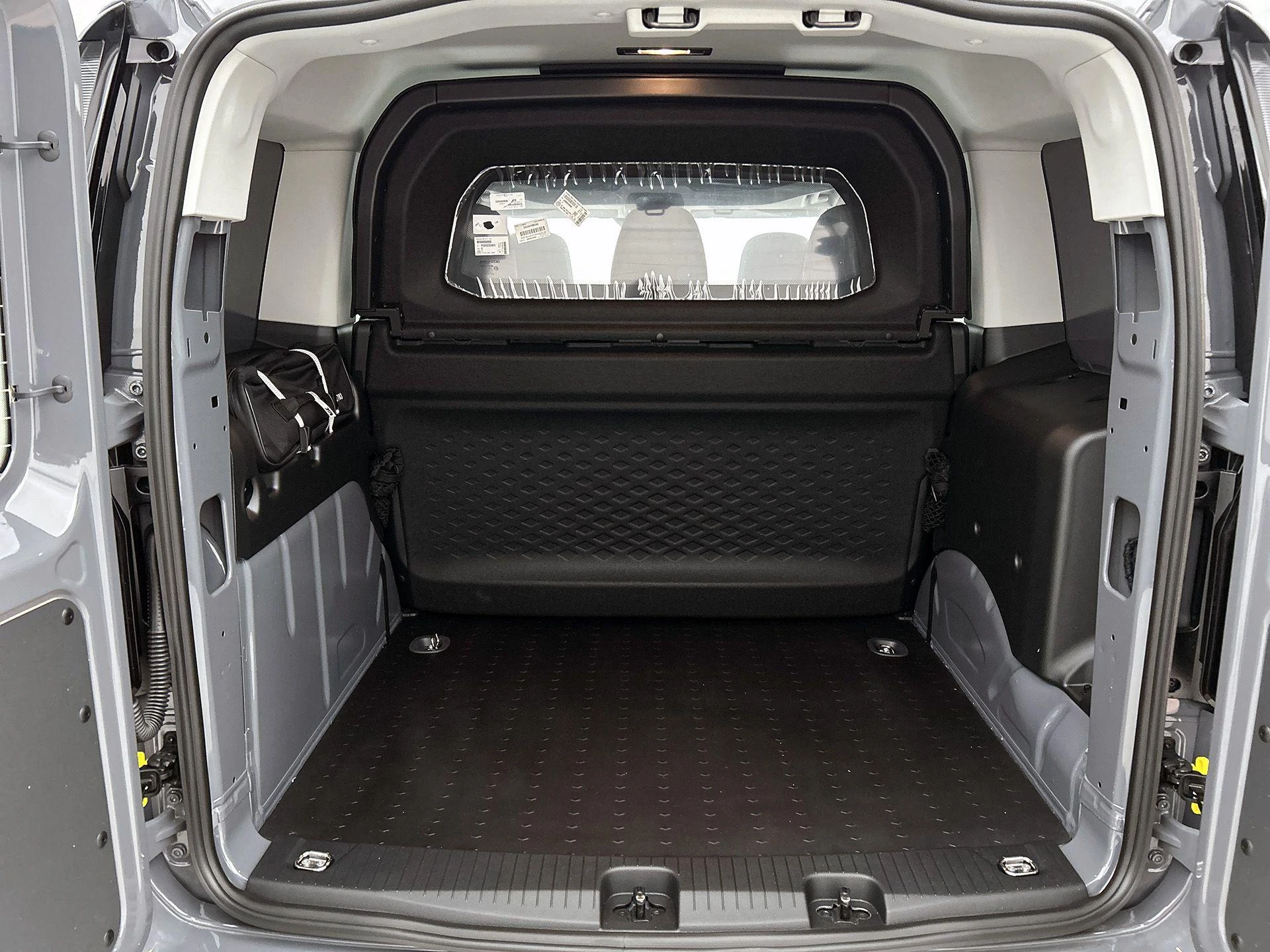 Volkswagen-Caddy-image-13