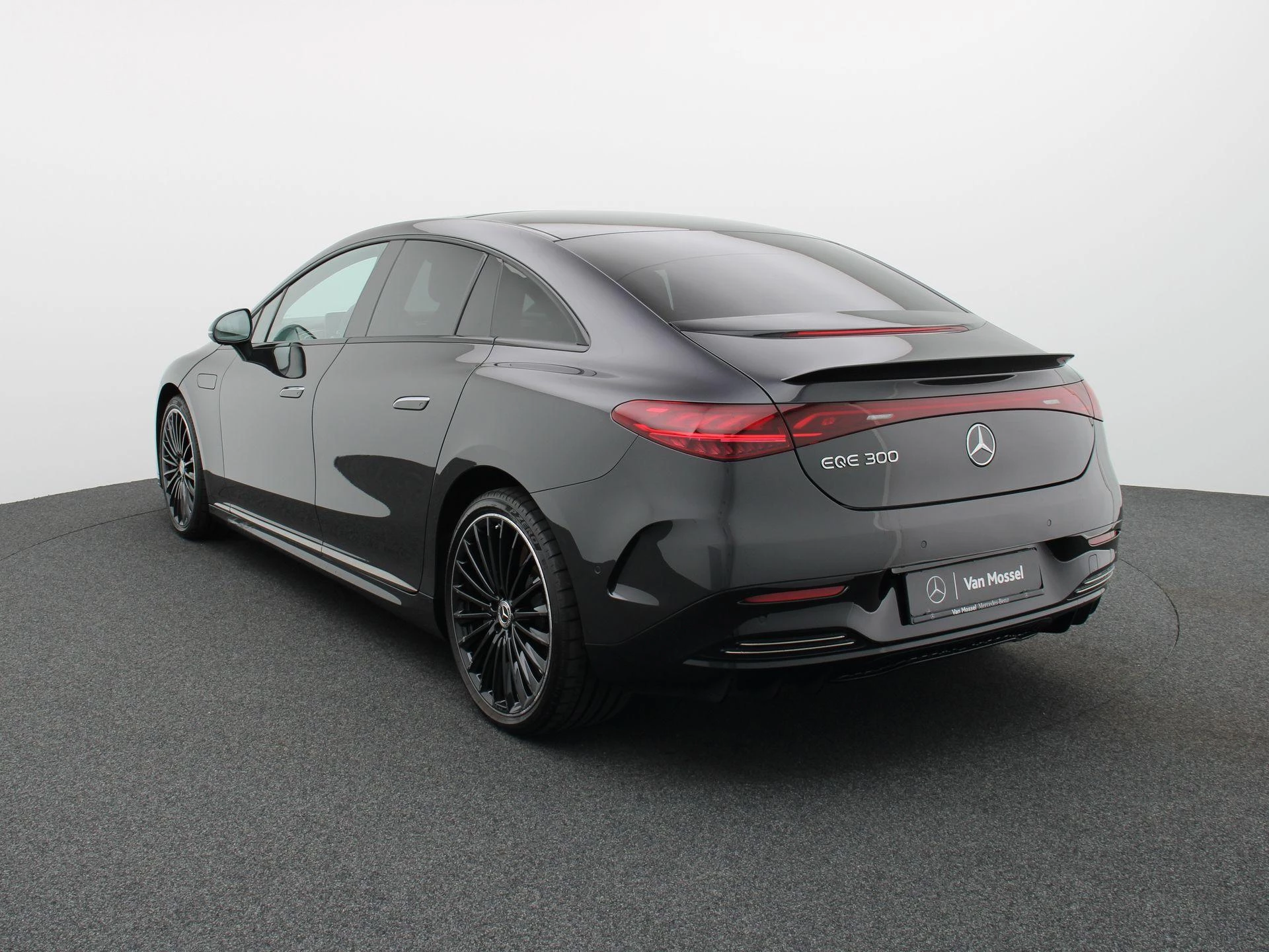 Mercedes-Benz EQE 300 AMG Line + AIRMATIC + LEDER + PANORAMISCH DAK +